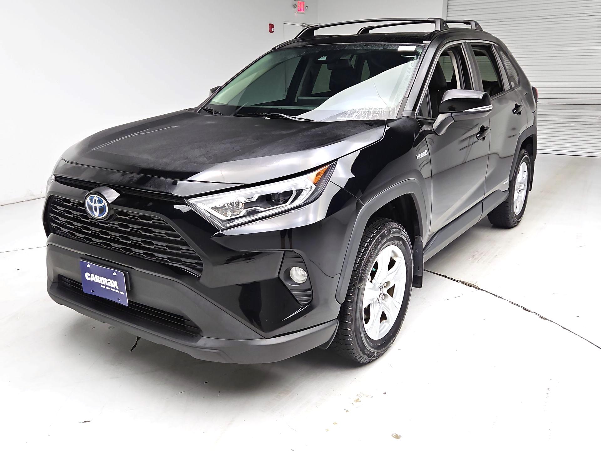Thumbnail: 2021 Toyota RAV4 - 3