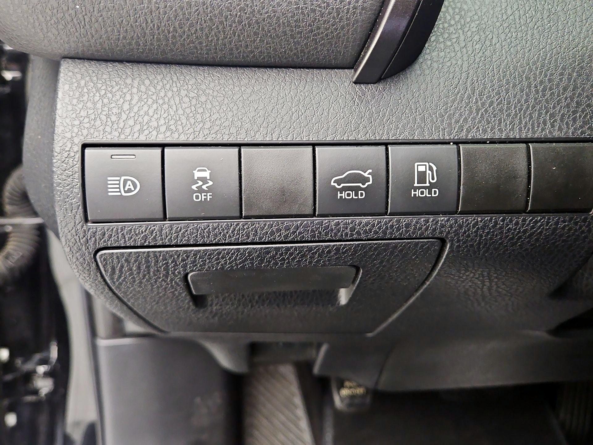 Thumbnail: 2019 Toyota Camry - 13