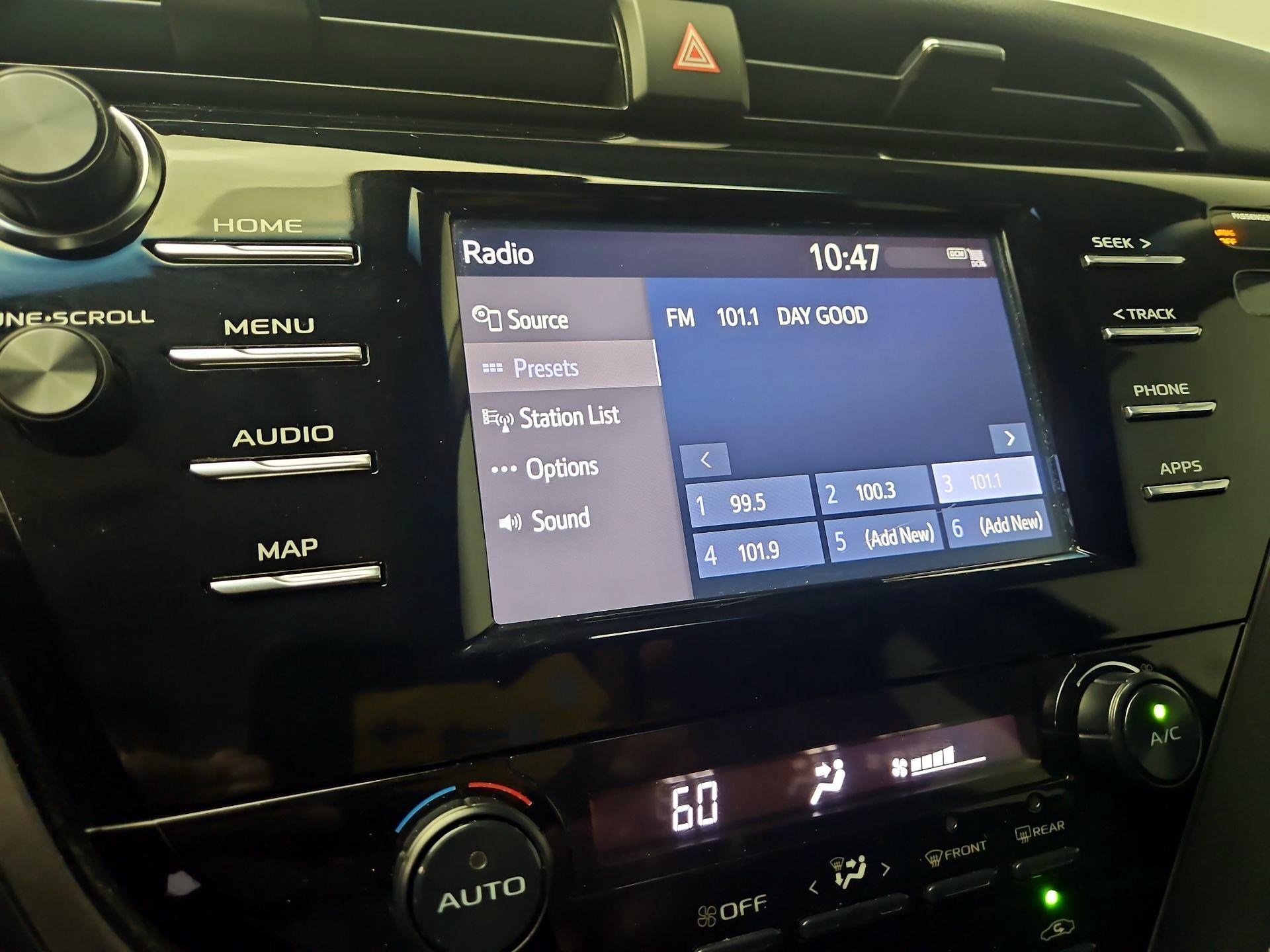 Thumbnail: 2019 Toyota Camry - 15