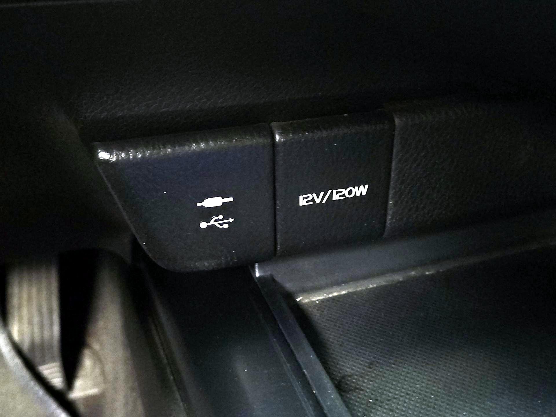 Thumbnail: 2019 Toyota Camry - 18