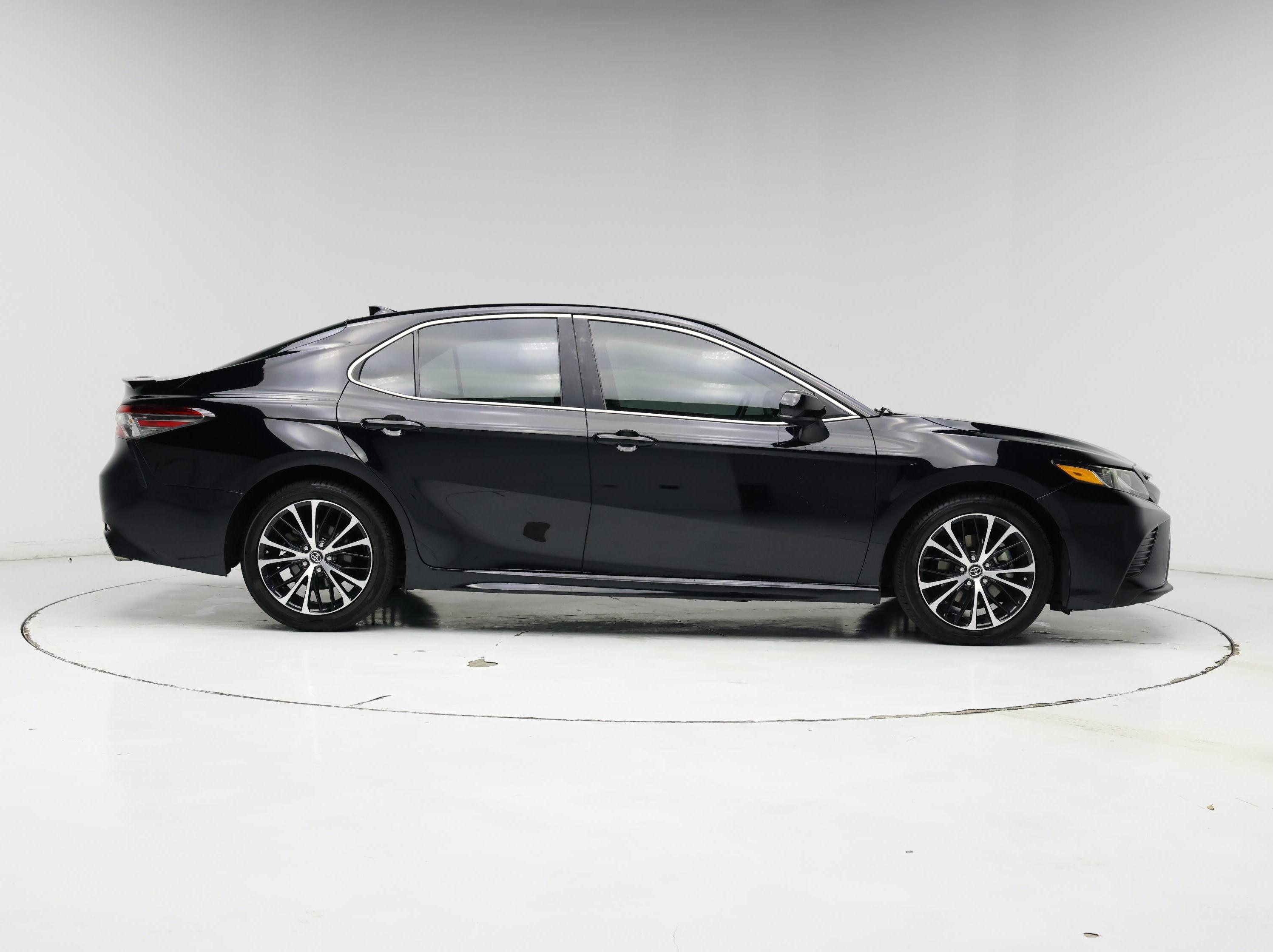 Thumbnail: 2019 Toyota Camry - 7