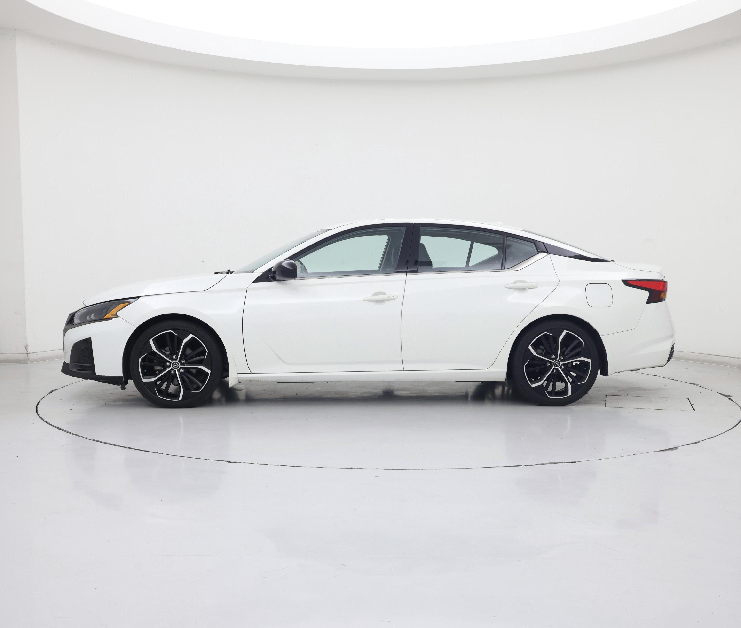 Thumbnail: 2024 Nissan Altima - 3