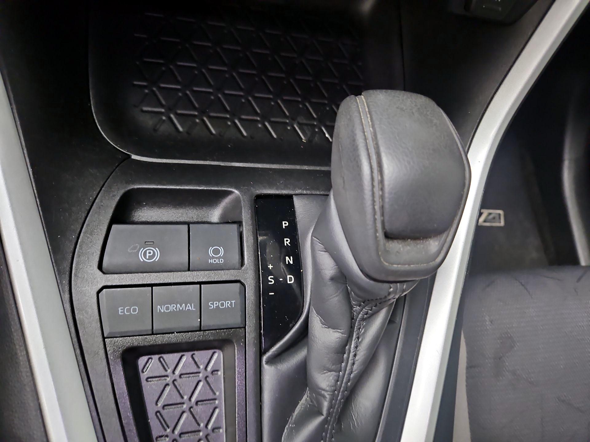 Thumbnail: 2023 Toyota RAV4 - 17