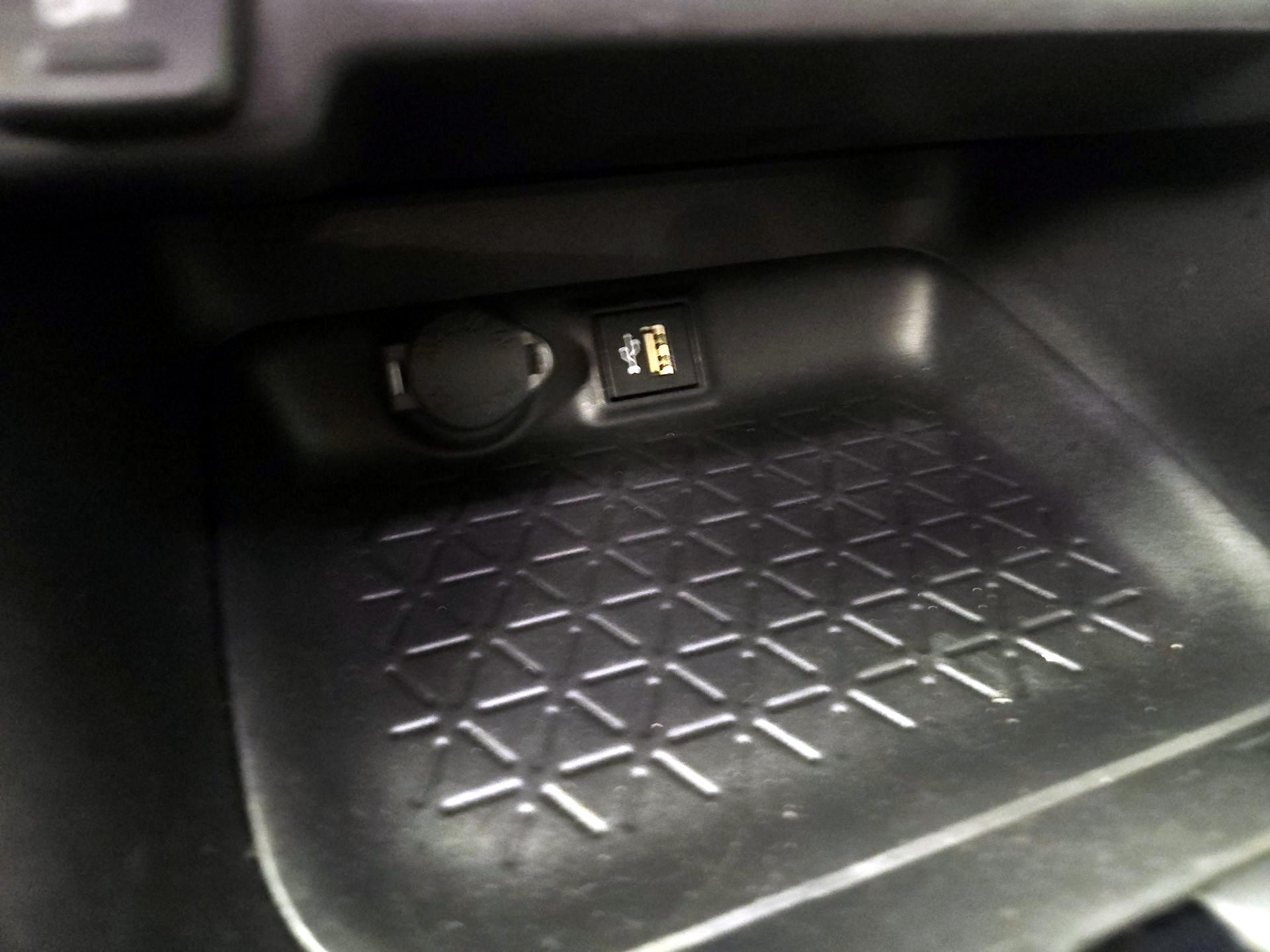 Thumbnail: 2023 Toyota RAV4 - 18