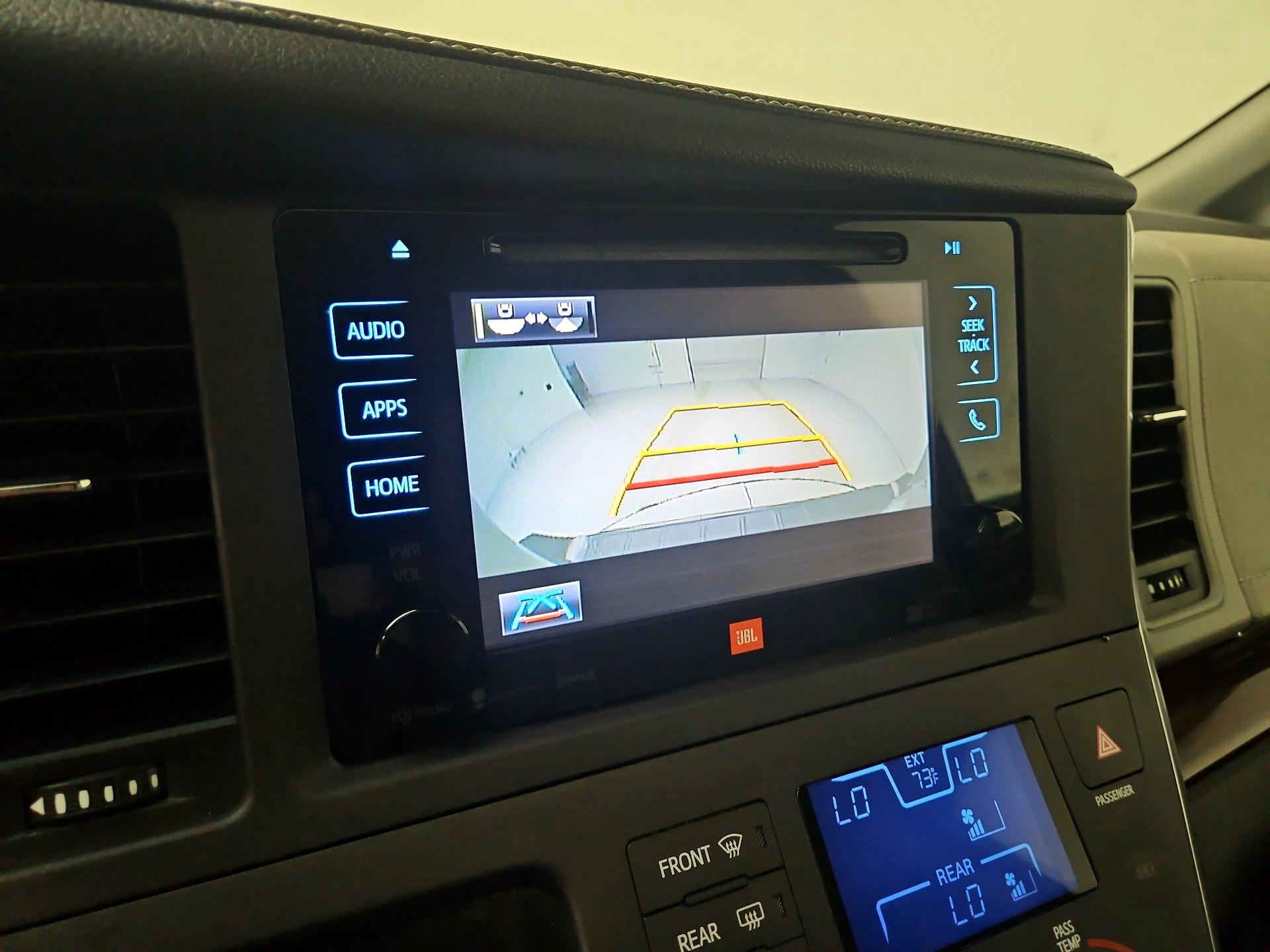 Thumbnail: 2016 Toyota Sienna - 15