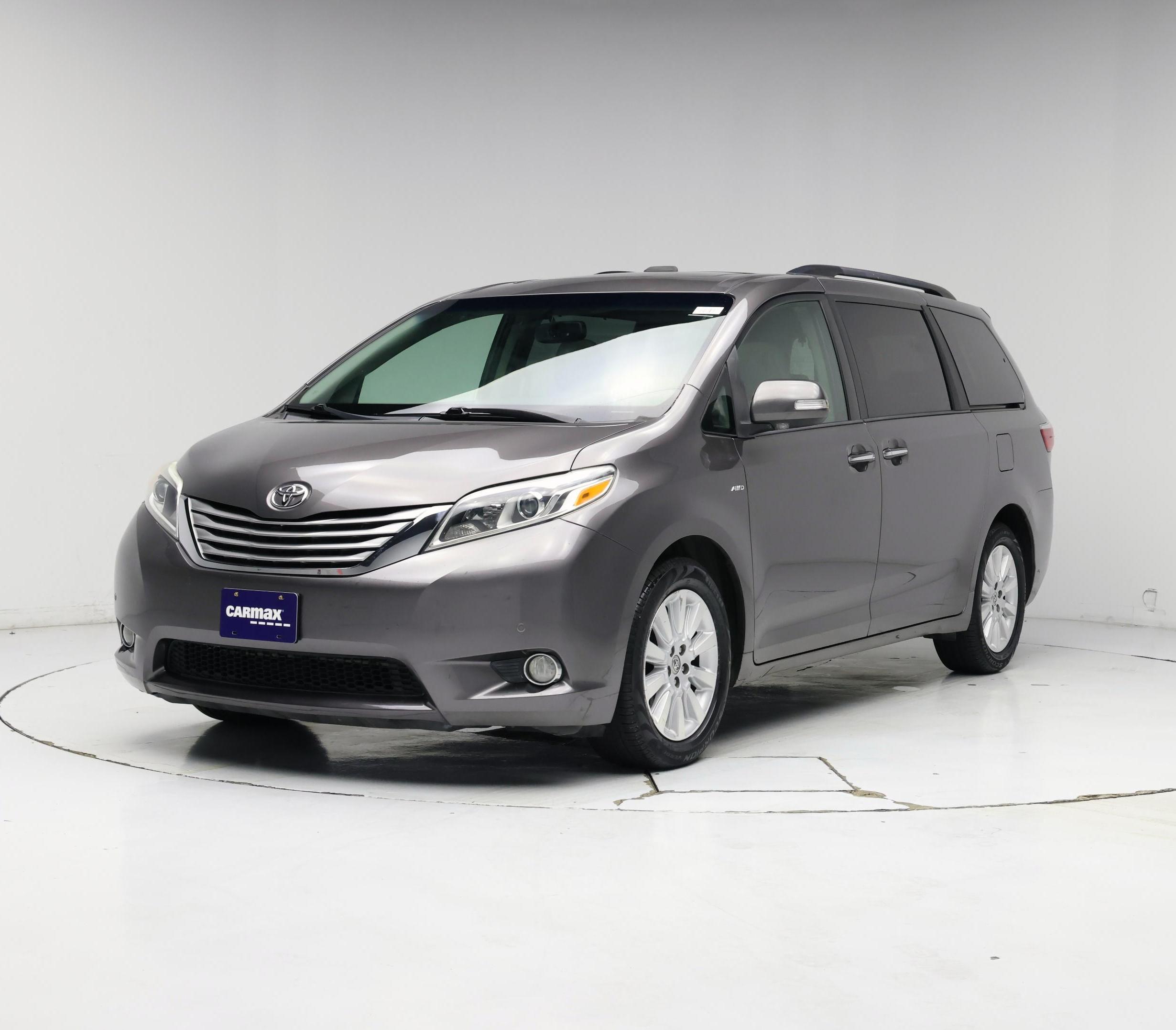 Thumbnail: 2016 Toyota Sienna - 4