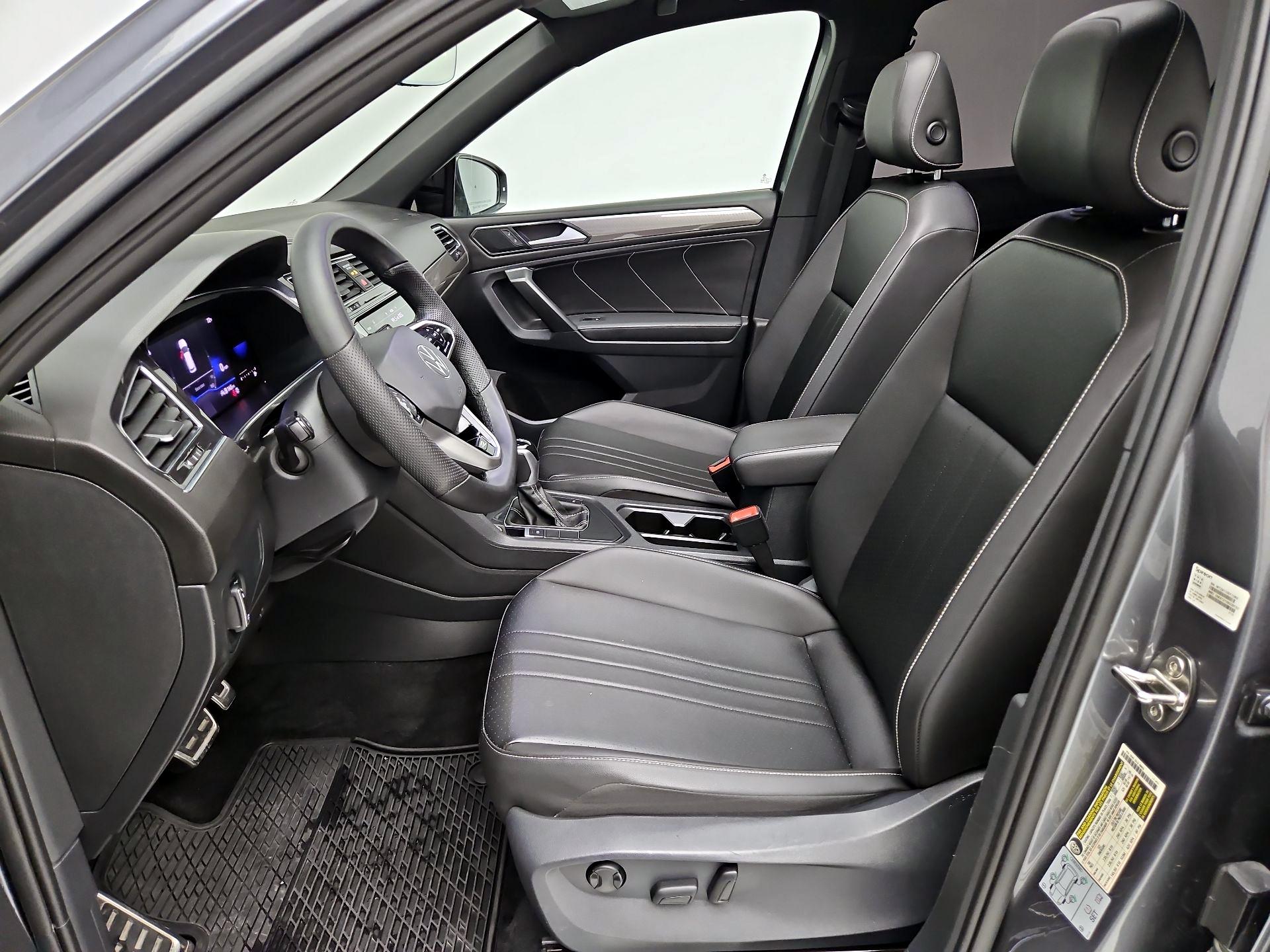 Thumbnail: 2022 Volkswagen Tiguan - 11