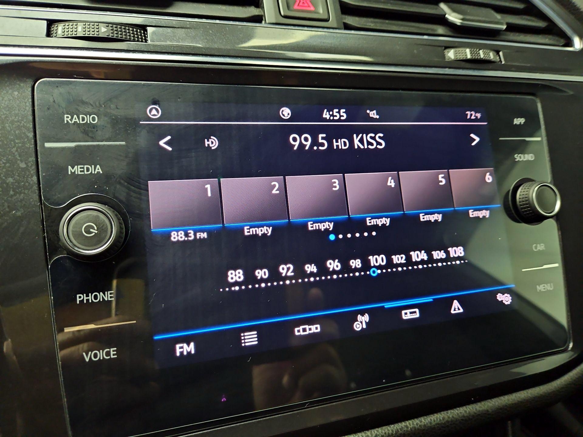 Thumbnail: 2022 Volkswagen Tiguan - 15