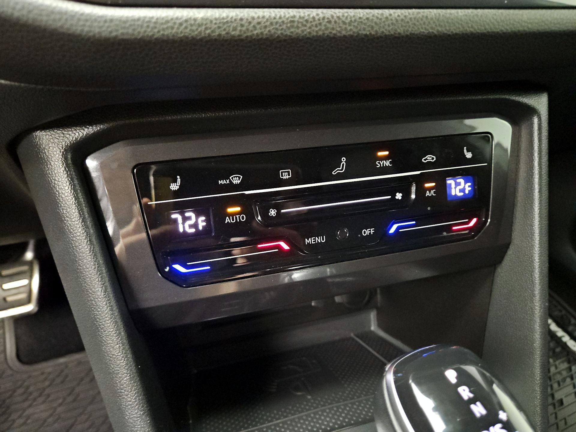 Thumbnail: 2022 Volkswagen Tiguan - 16