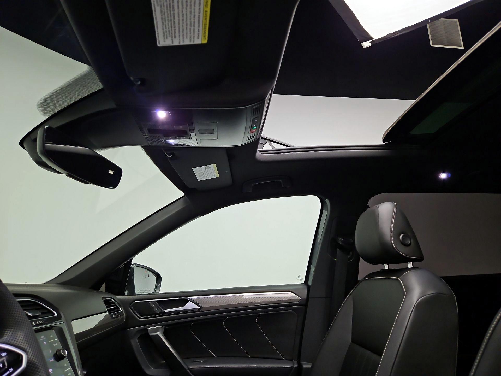 Thumbnail: 2022 Volkswagen Tiguan - 19