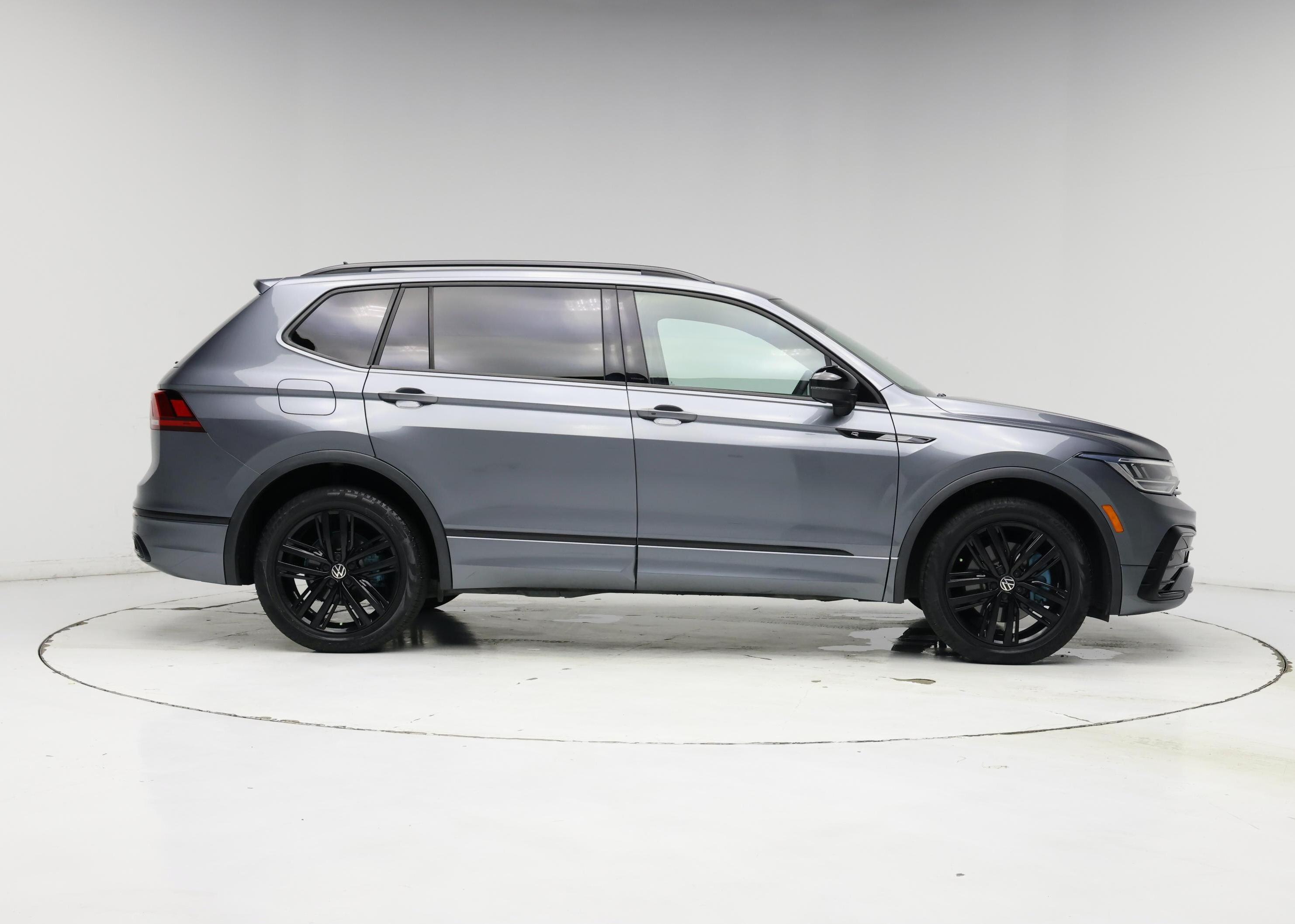 Thumbnail: 2022 Volkswagen Tiguan - 7