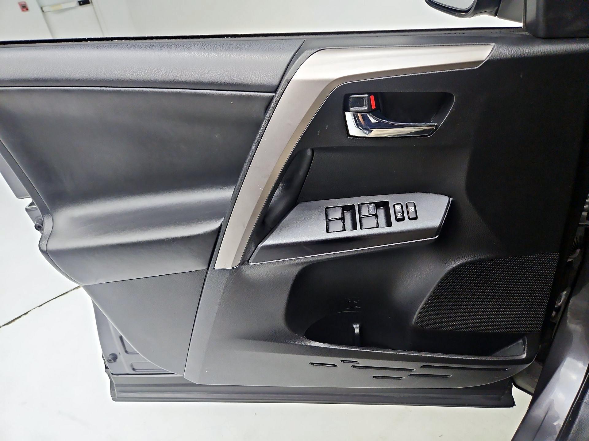 Thumbnail: 2017 Toyota RAV4 - 12