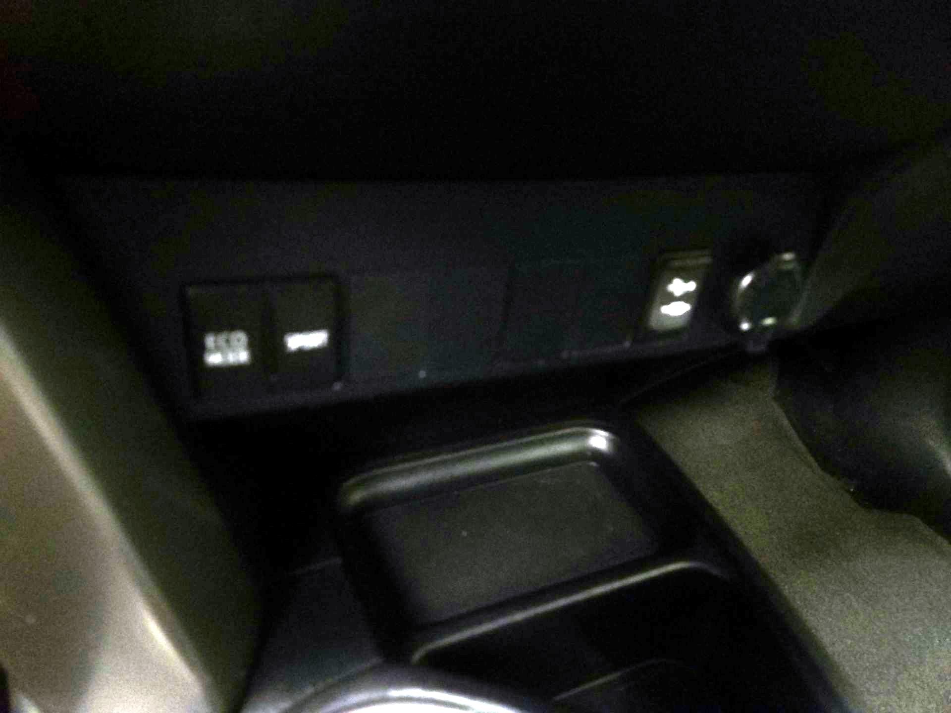 Thumbnail: 2017 Toyota RAV4 - 18