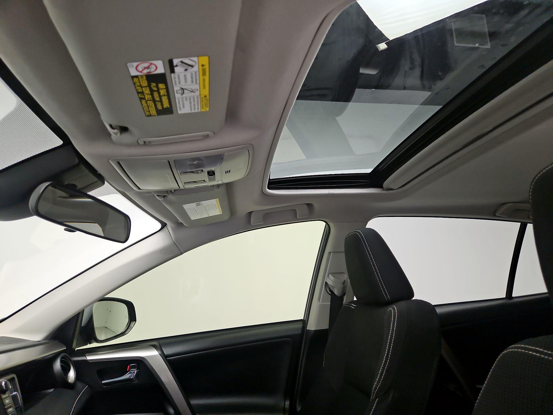 Thumbnail: 2017 Toyota RAV4 - 19