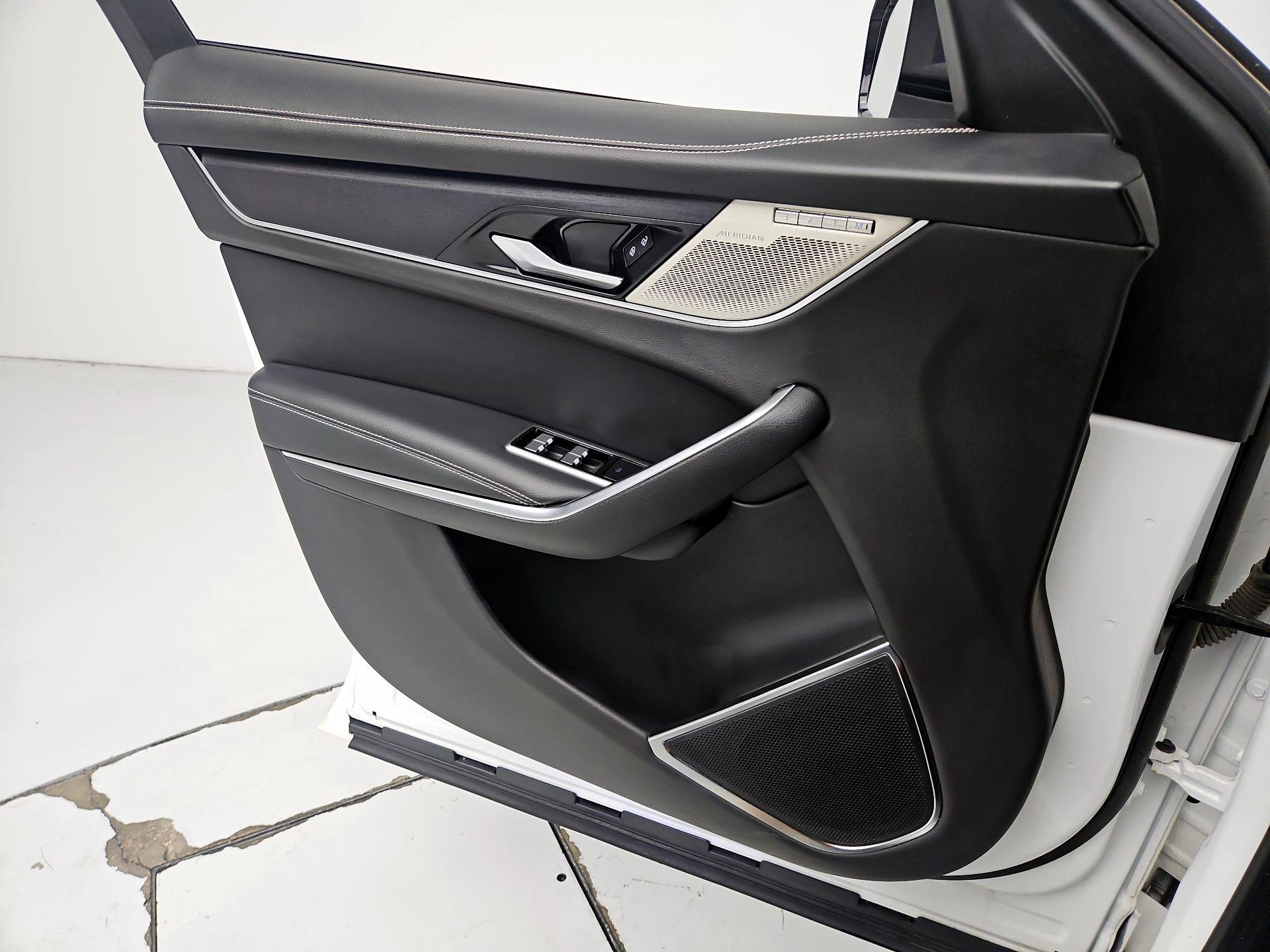 Thumbnail: 2024 Jaguar F-Pace - 12