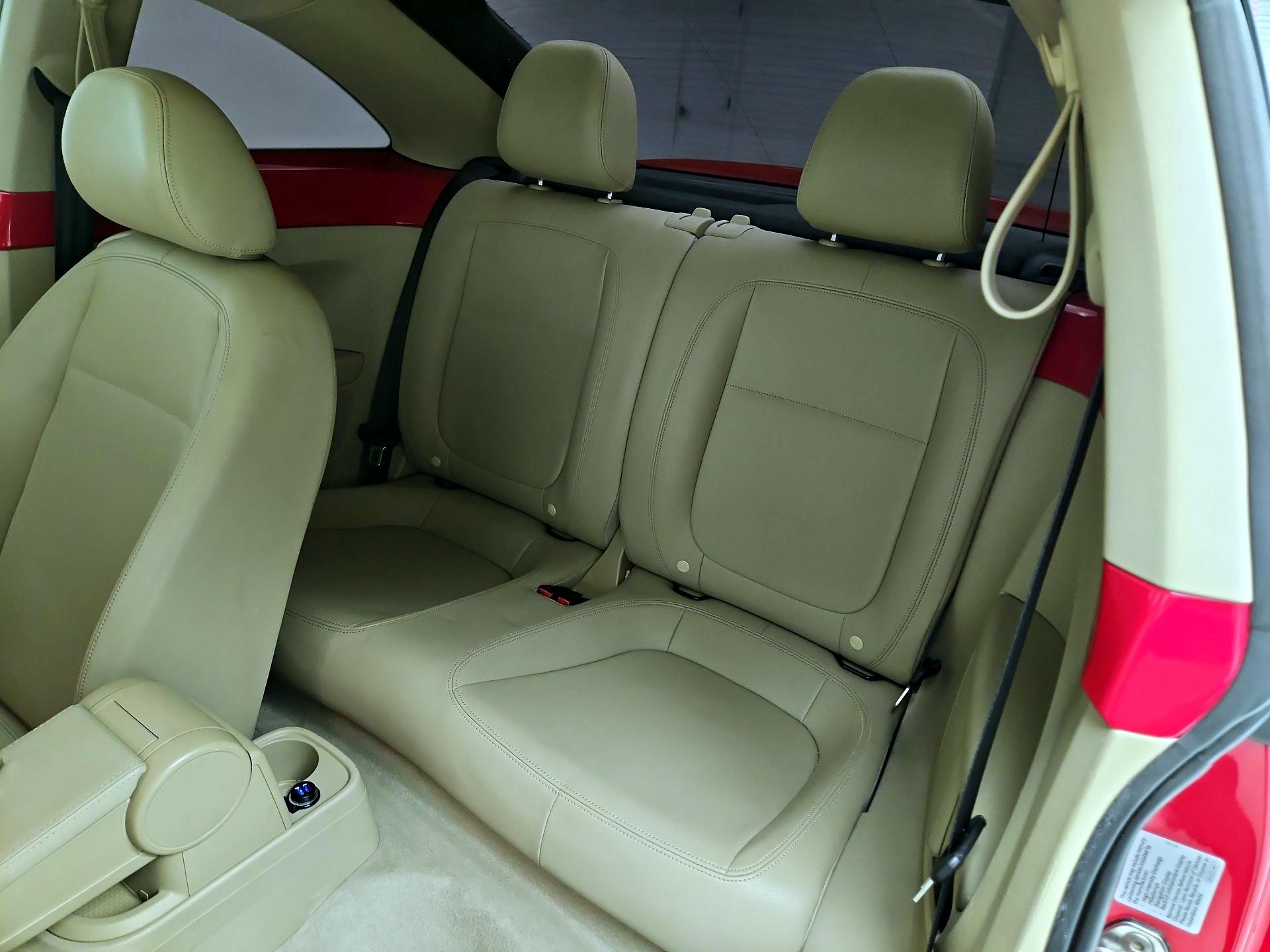 Thumbnail: 2014 Volkswagen Beetle - 19