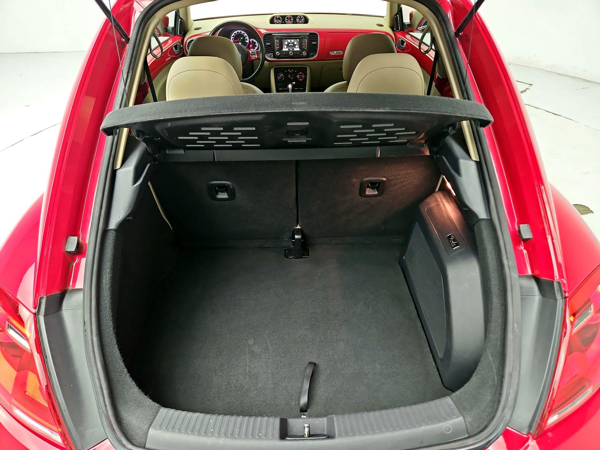 Thumbnail: 2014 Volkswagen Beetle - 20