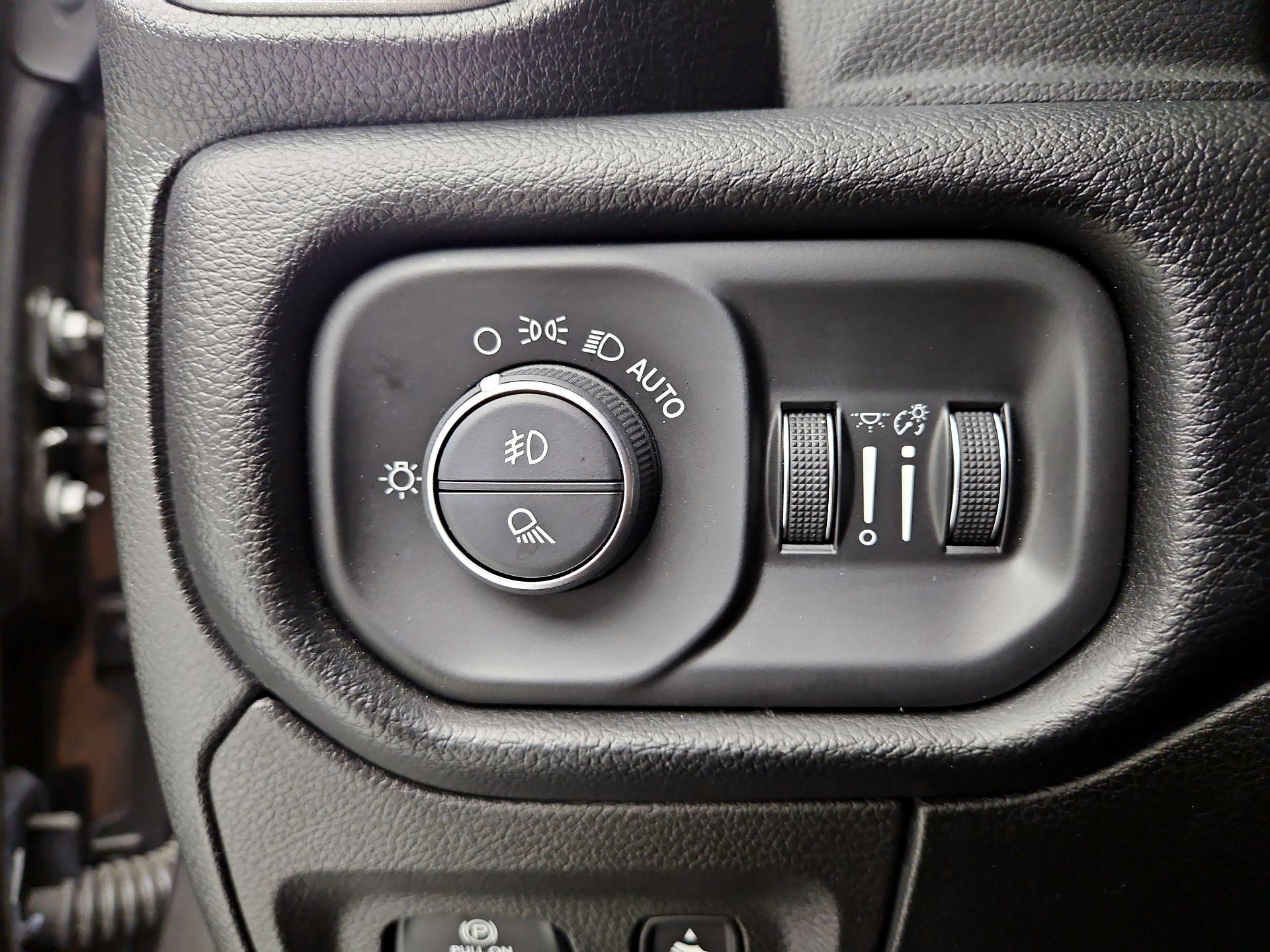 Thumbnail: 2019 RAM 1500 - 13