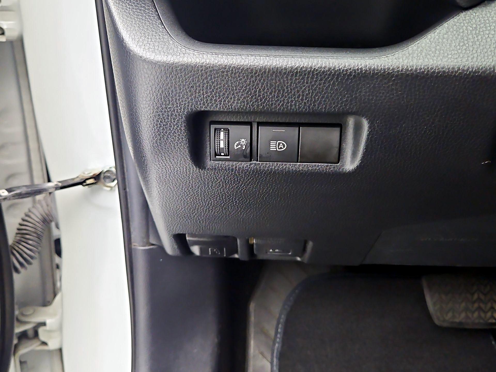 Thumbnail: 2021 Toyota RAV4 - 13