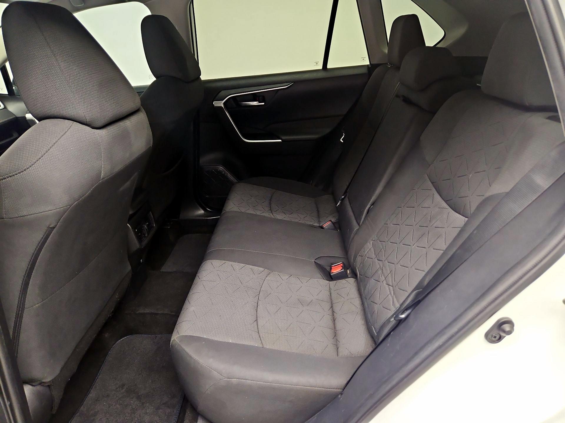 Thumbnail: 2021 Toyota RAV4 - 19