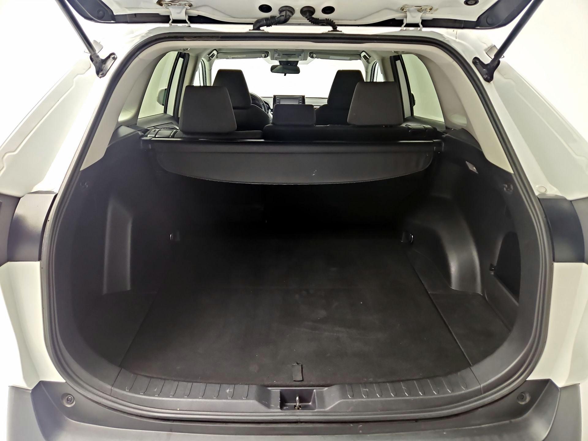 Thumbnail: 2021 Toyota RAV4 - 20