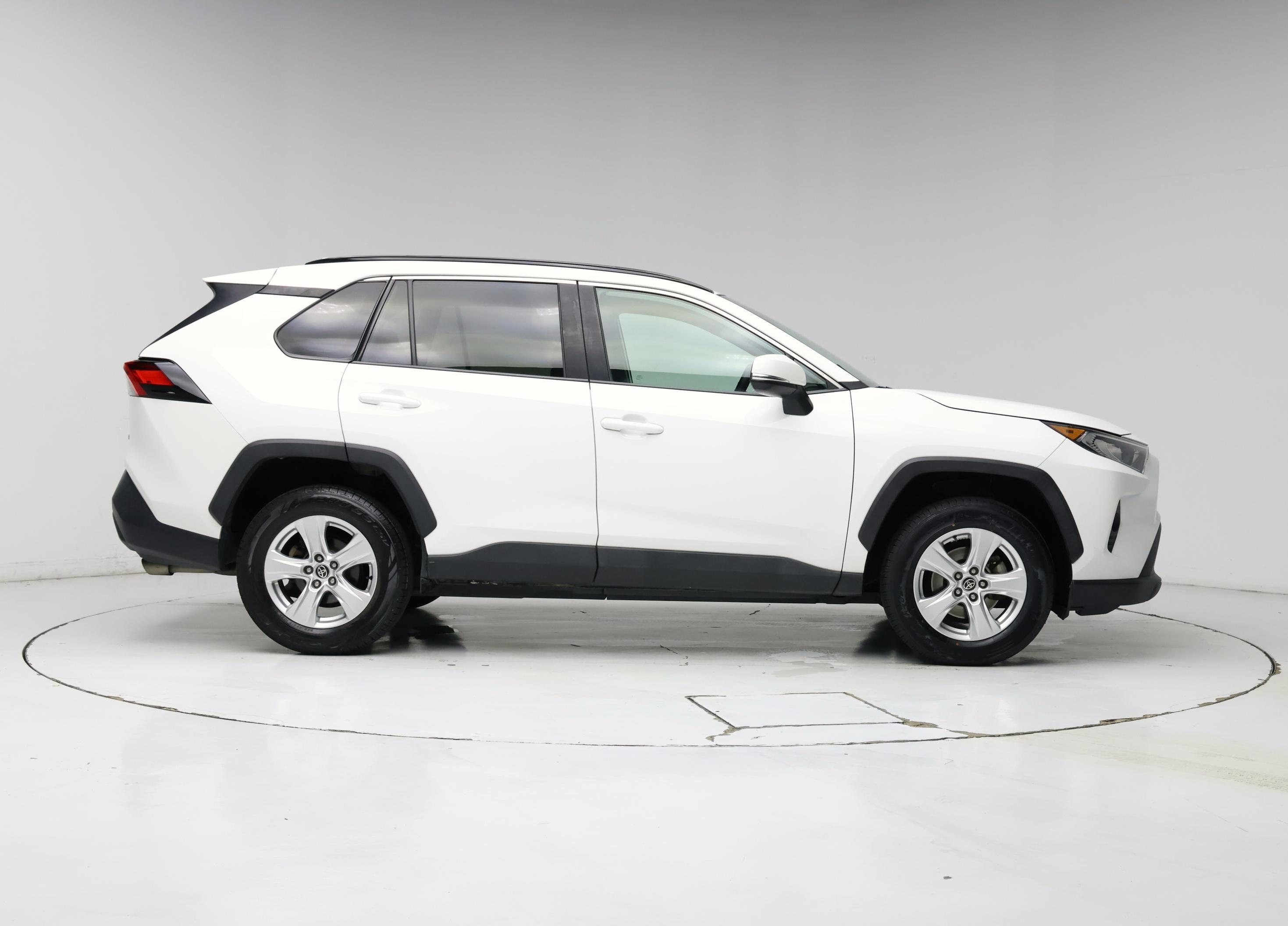Thumbnail: 2021 Toyota RAV4 - 7