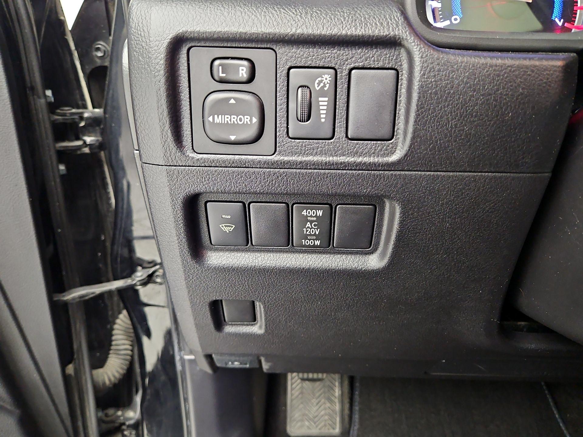 Thumbnail: 2016 Toyota 4Runner - 13