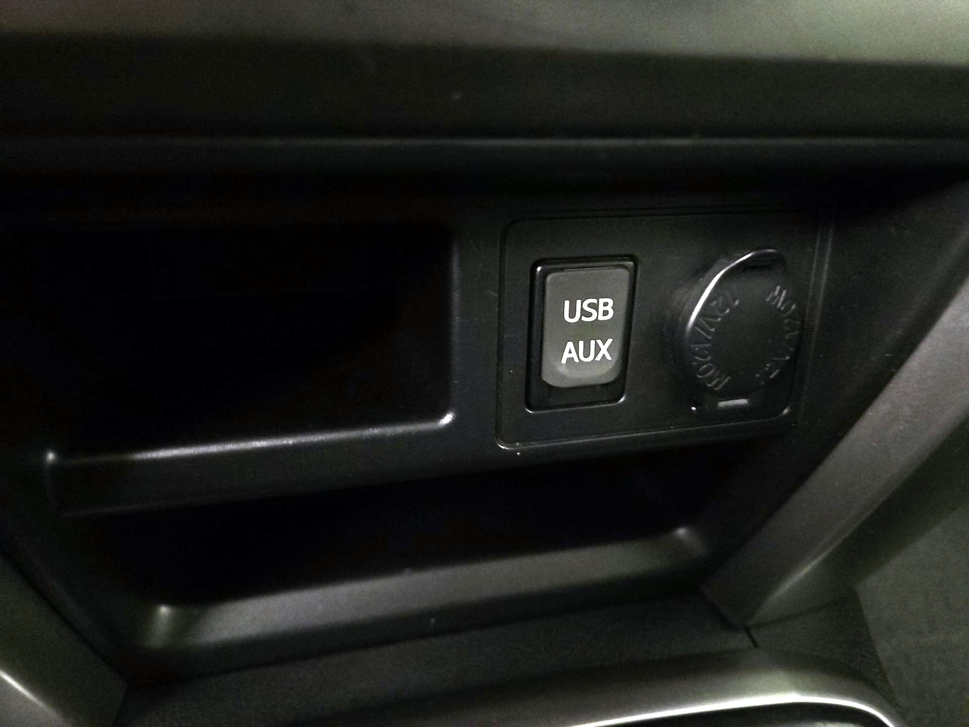 Thumbnail: 2016 Toyota 4Runner - 18