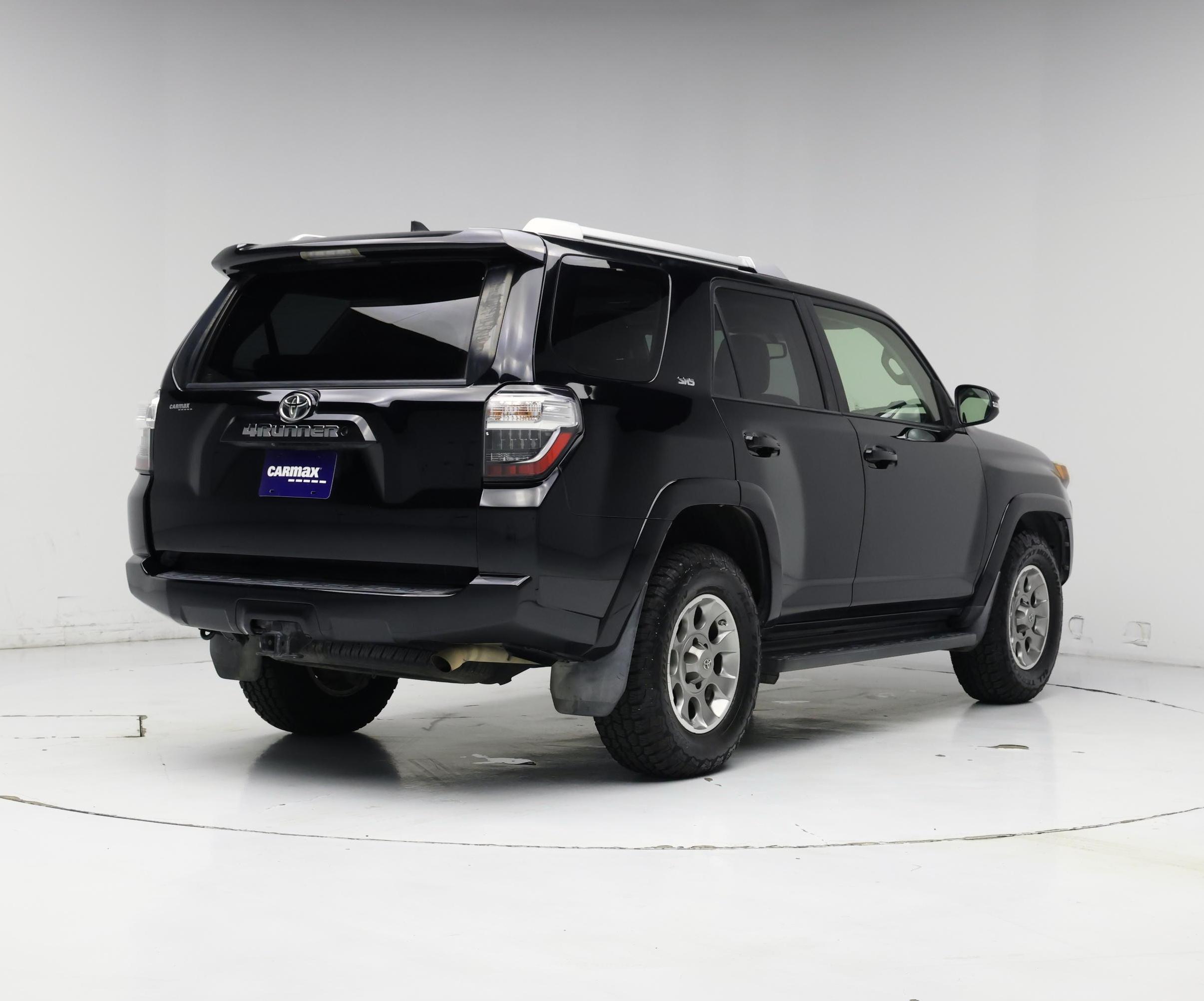 Thumbnail: 2016 Toyota 4Runner - 8