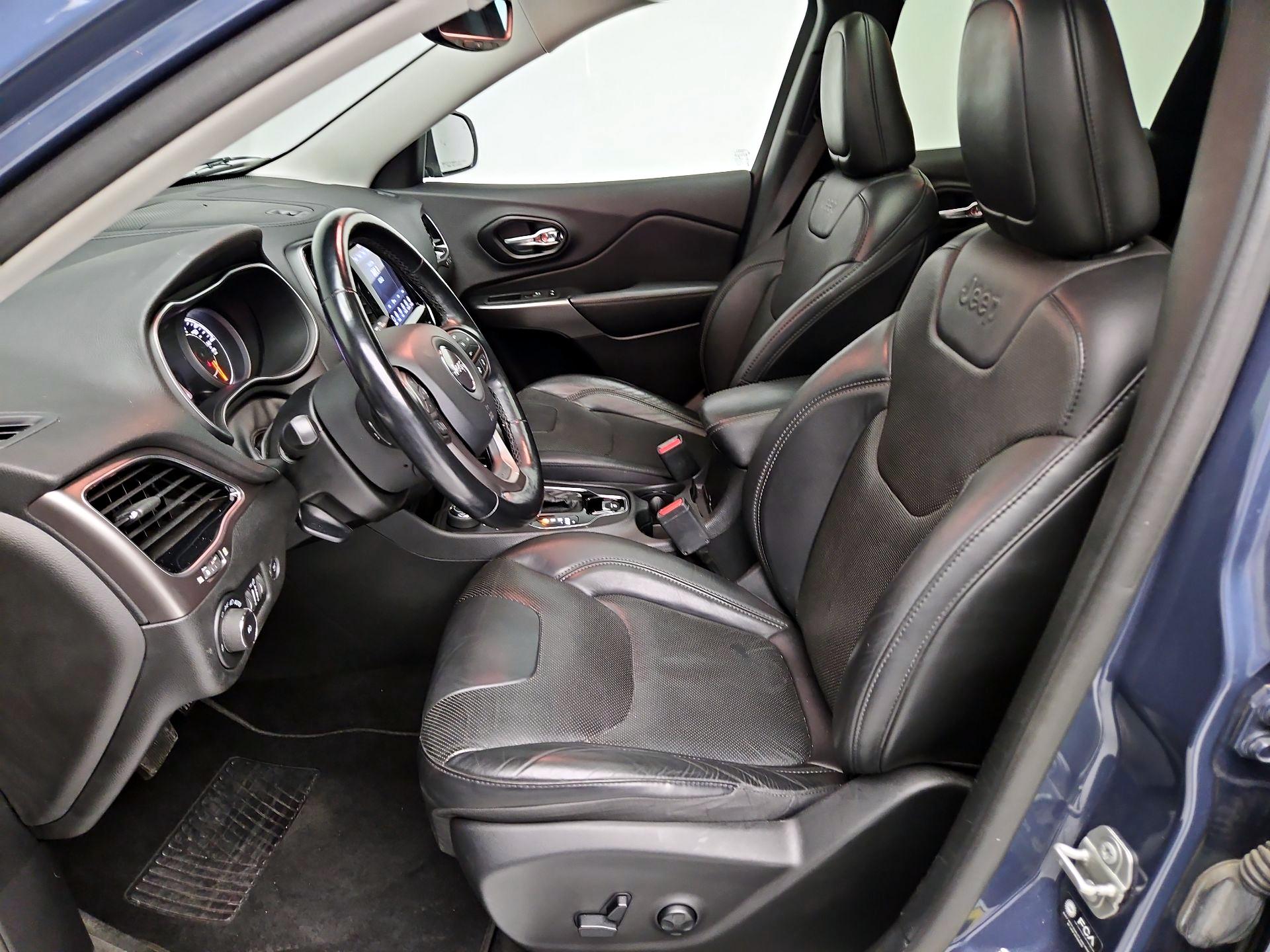 Thumbnail: 2021 Jeep Cherokee - 11