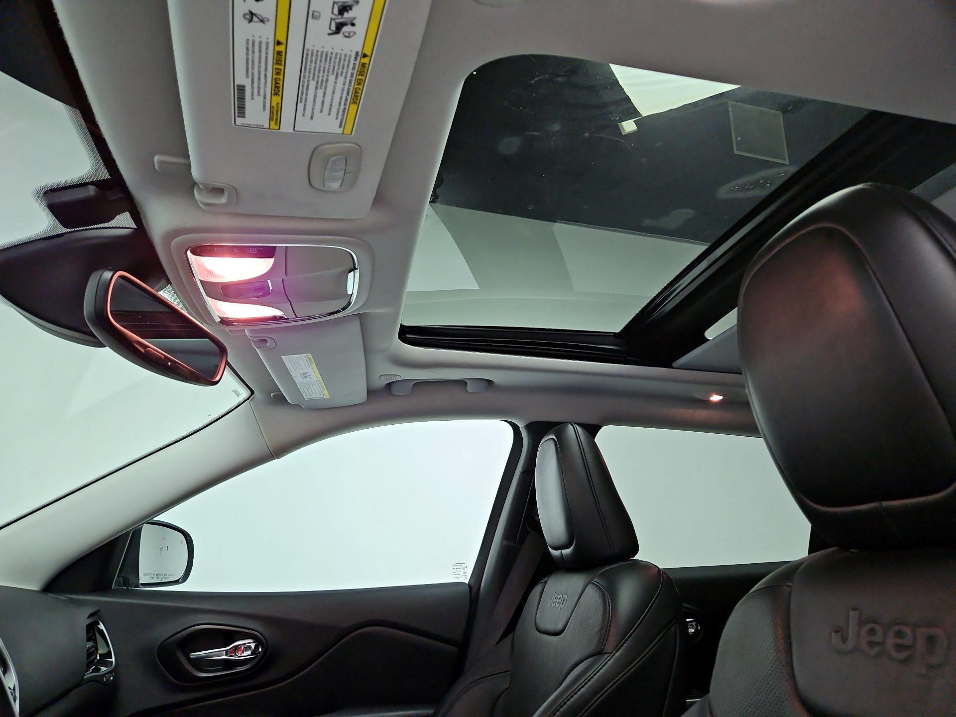 Thumbnail: 2021 Jeep Cherokee - 19