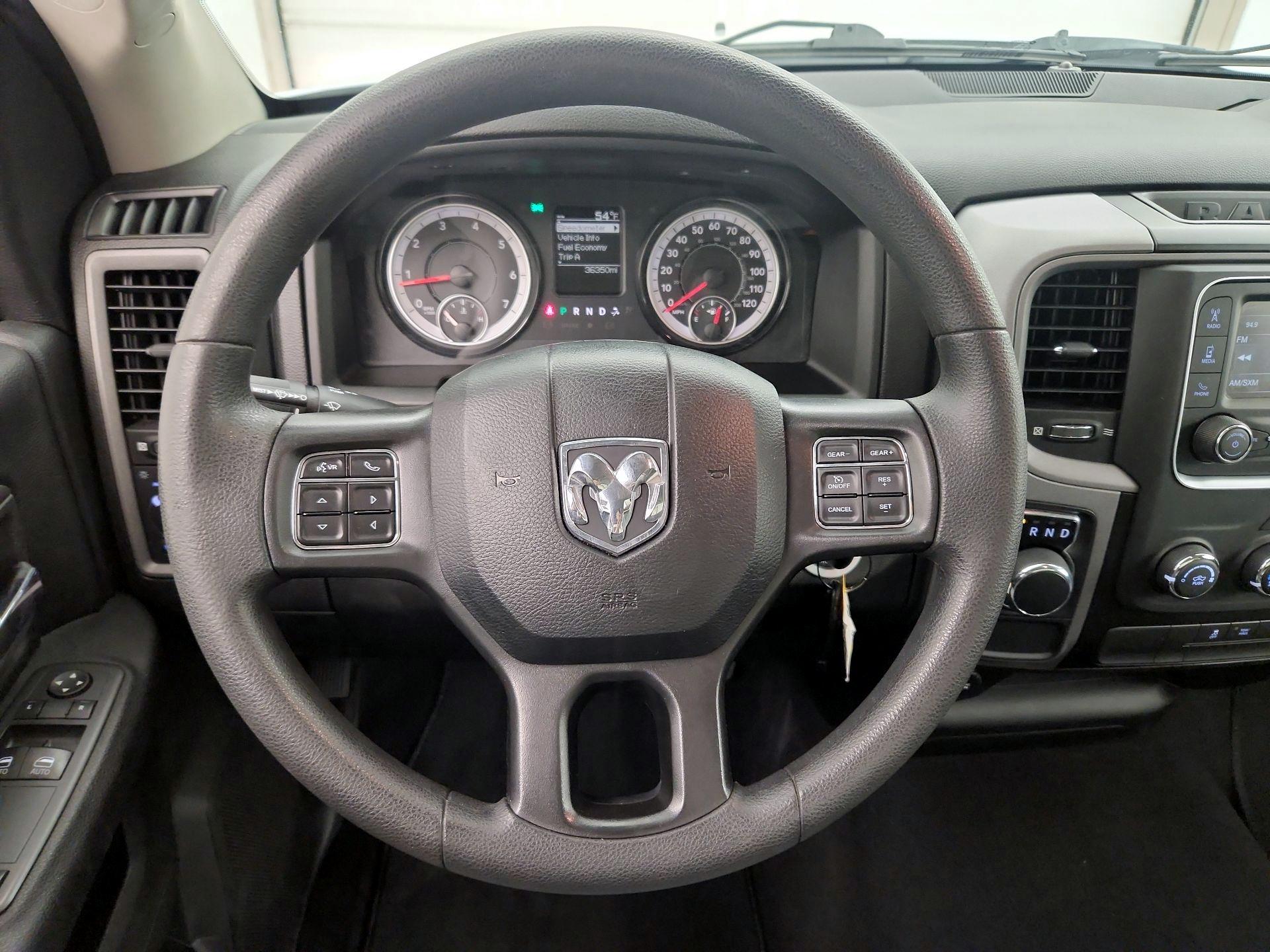 Thumbnail: 2021 RAM 1500 Classic - 10