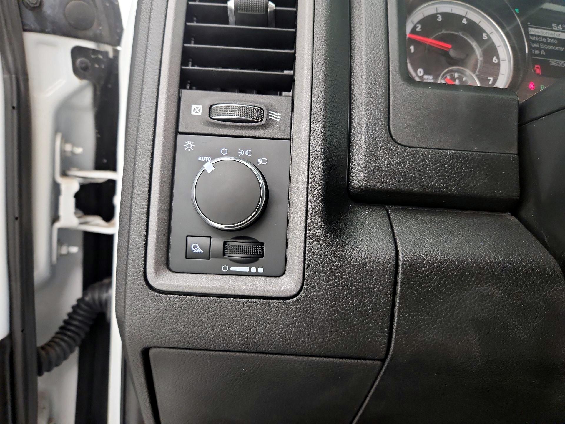 Thumbnail: 2021 RAM 1500 Classic - 13