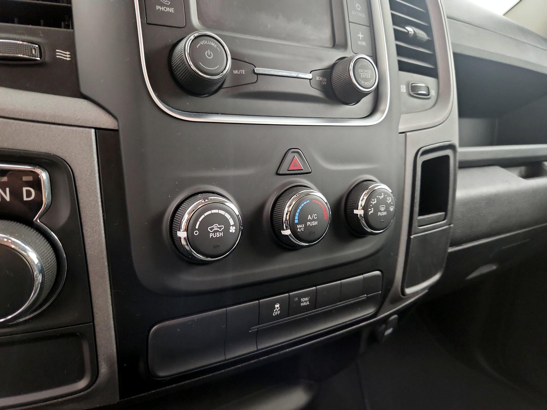 Thumbnail: 2021 RAM 1500 Classic - 16