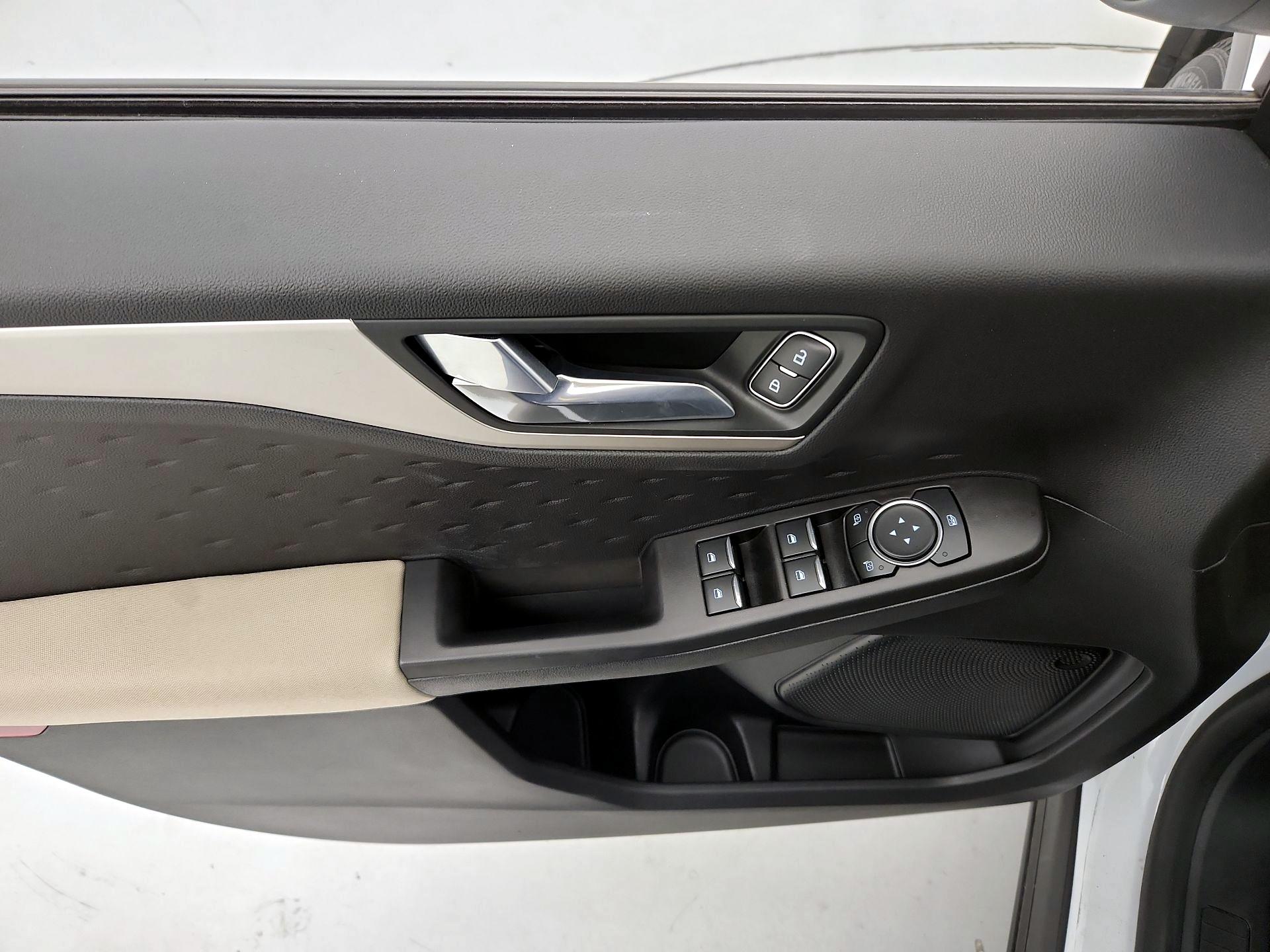 Thumbnail: 2020 Ford Escape - 12