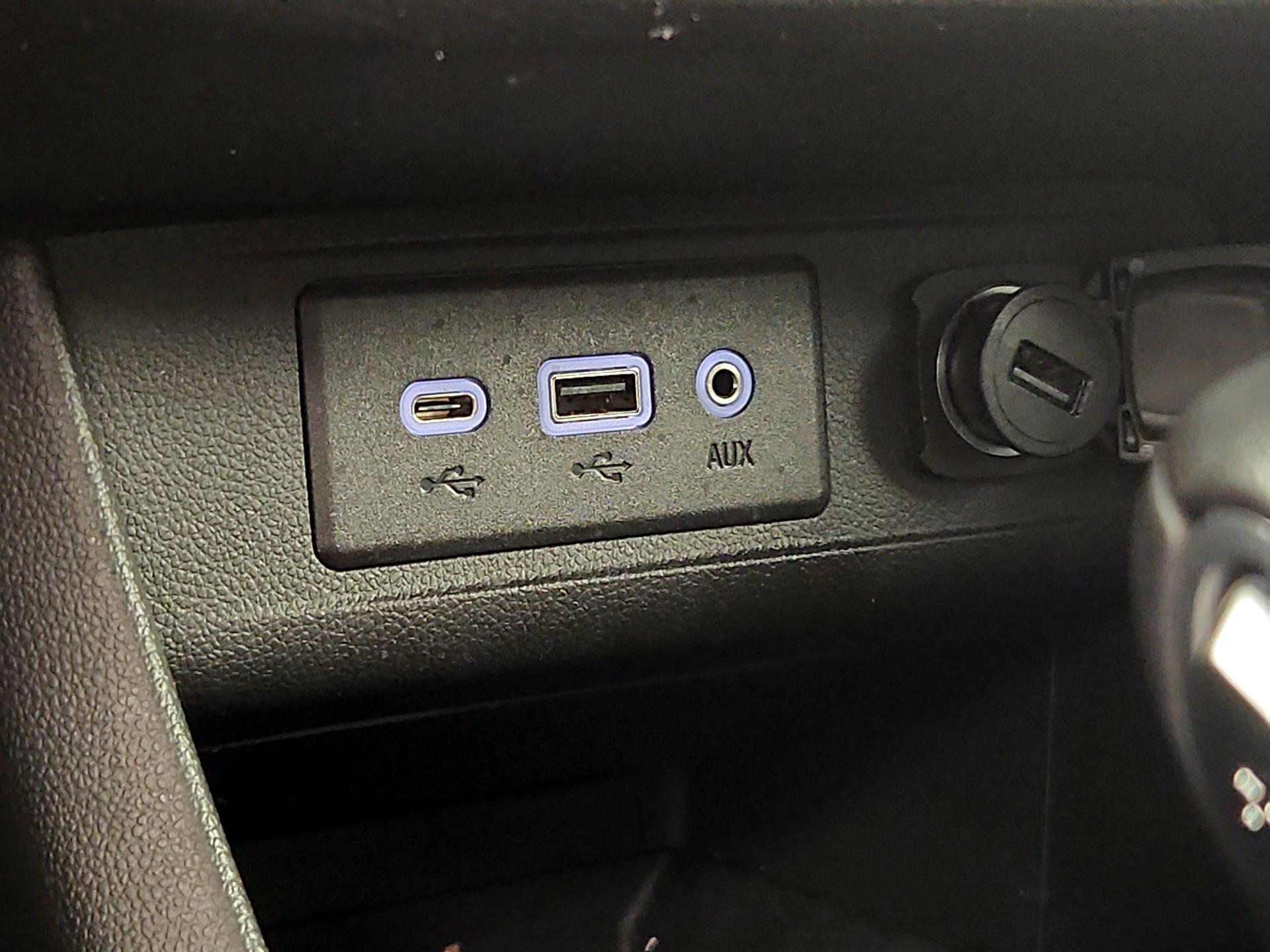 Thumbnail: 2023 Buick Encore GX - 18