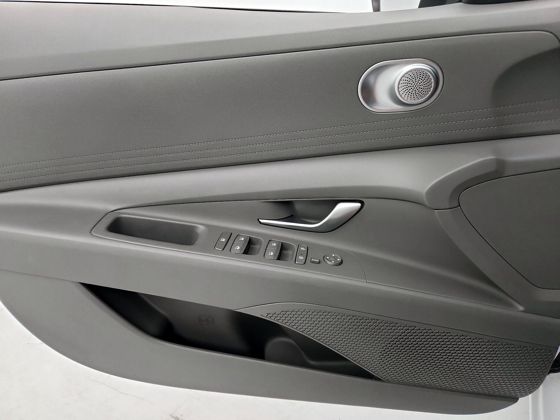 Thumbnail: 2023 Hyundai Elantra - 12