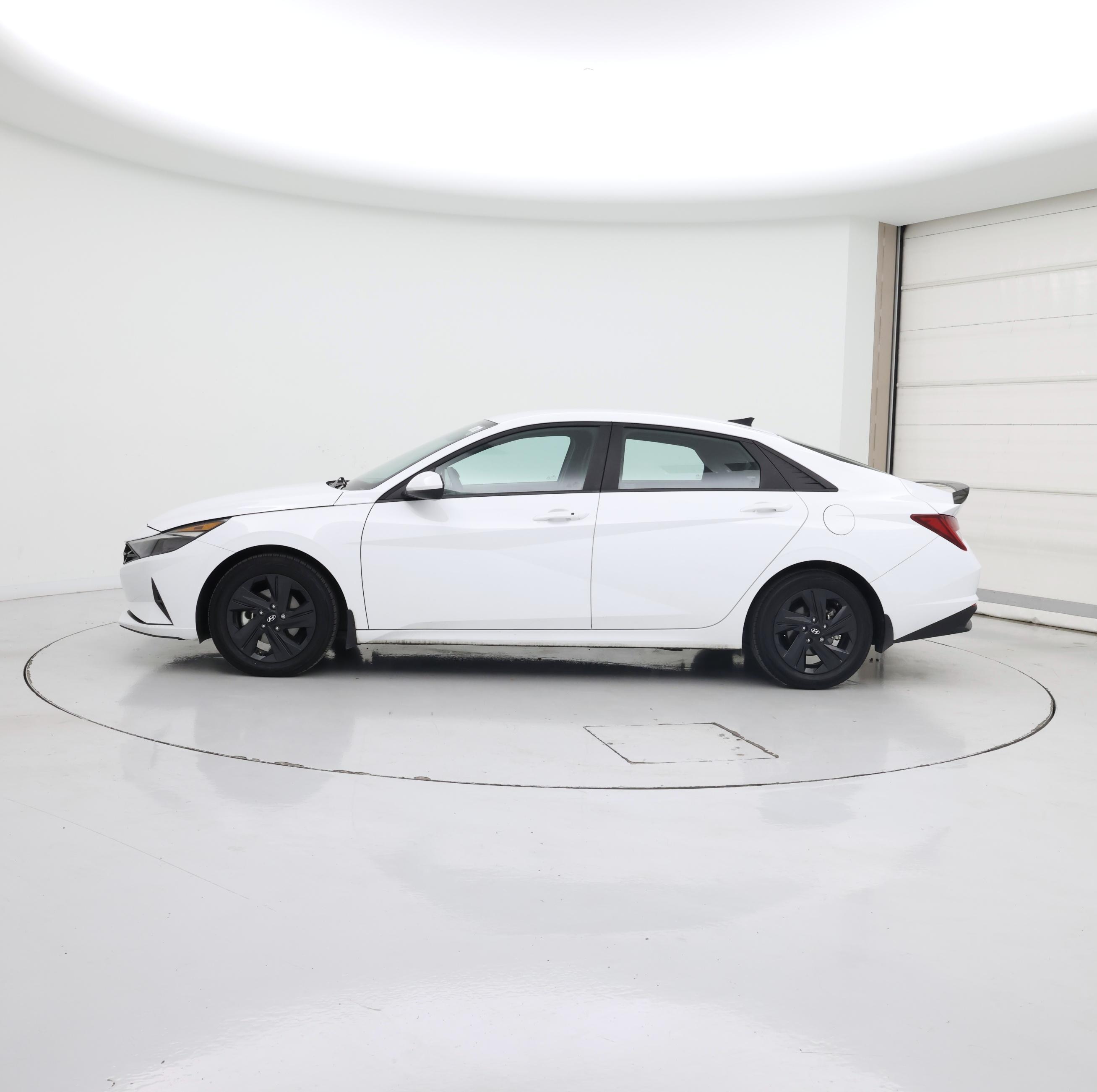 Thumbnail: 2023 Hyundai Elantra - 3