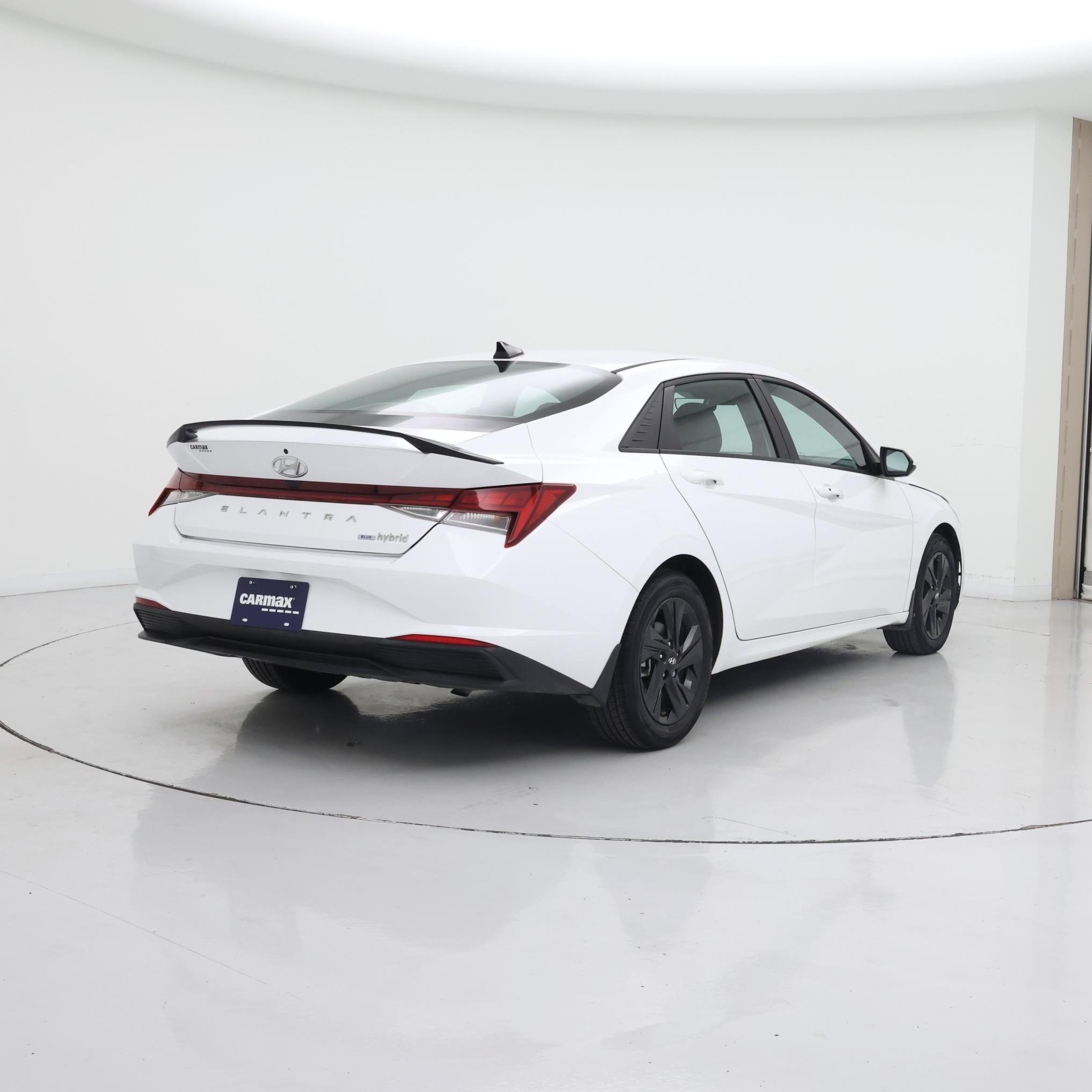 Thumbnail: 2023 Hyundai Elantra - 8