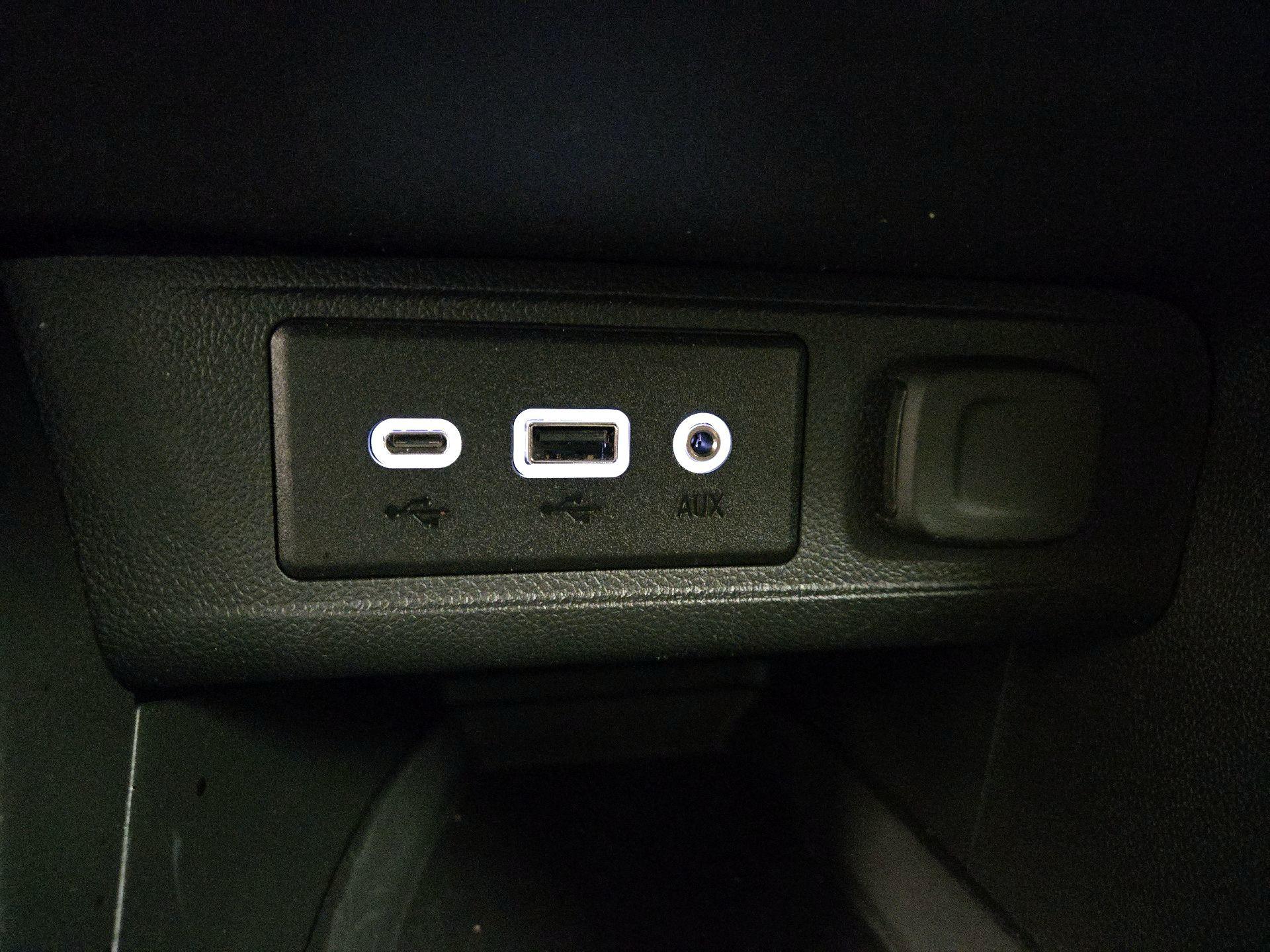 Thumbnail: 2023 Buick Encore GX - 18