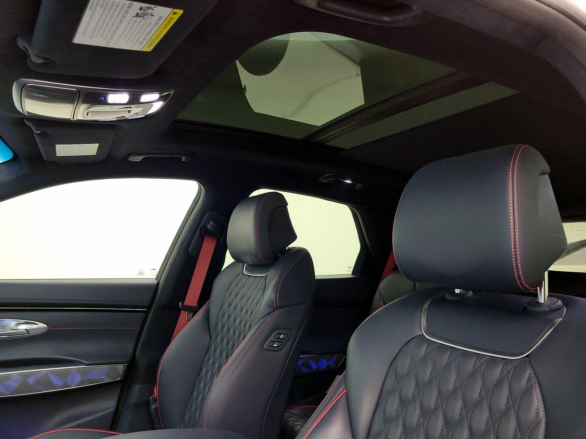 Thumbnail: 2022 Genesis GV70 - 18