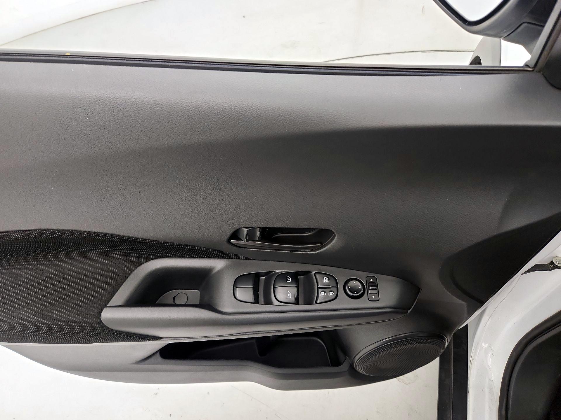 Thumbnail: 2022 Nissan Kicks - 12