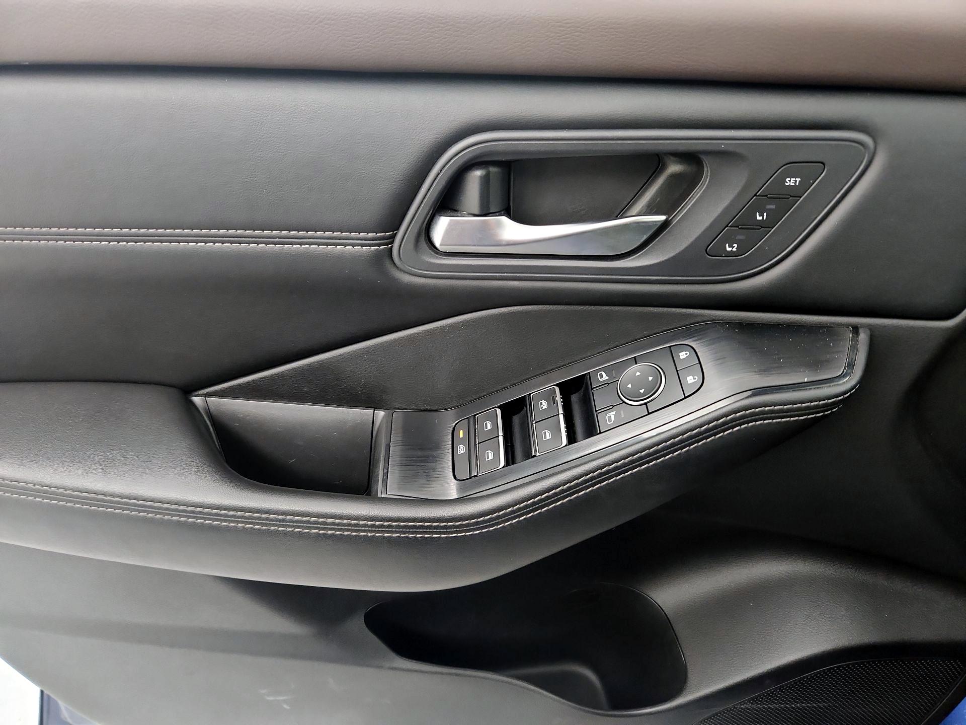 Thumbnail: 2023 Nissan Rogue - 12