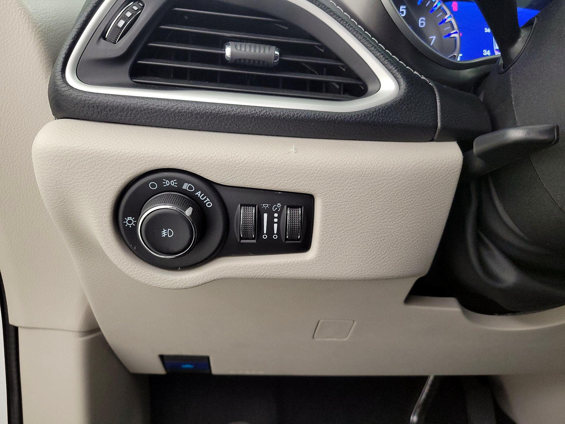 Thumbnail: 2023 Chrysler Pacifica - 13