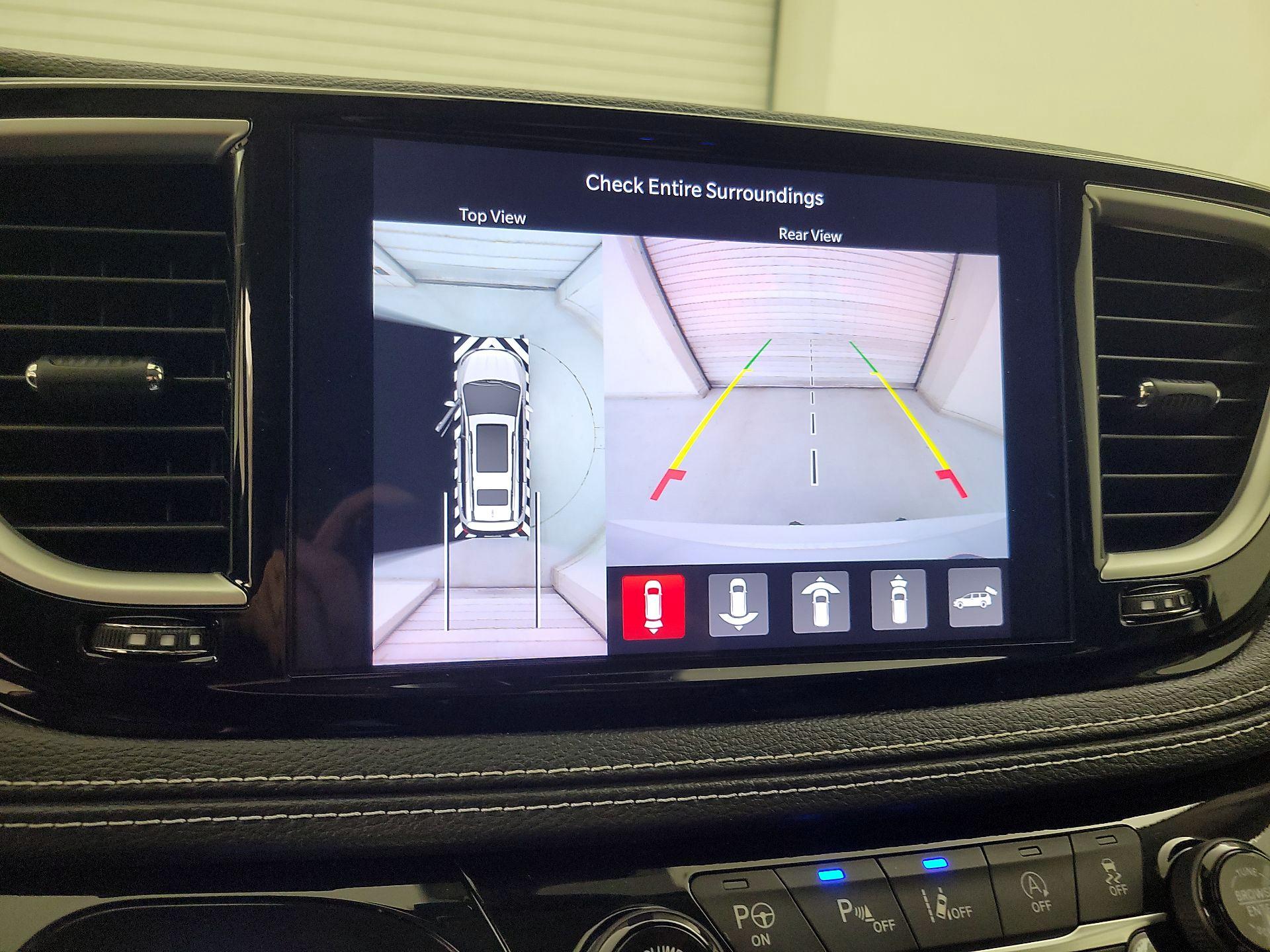 Thumbnail: 2023 Chrysler Pacifica - 14