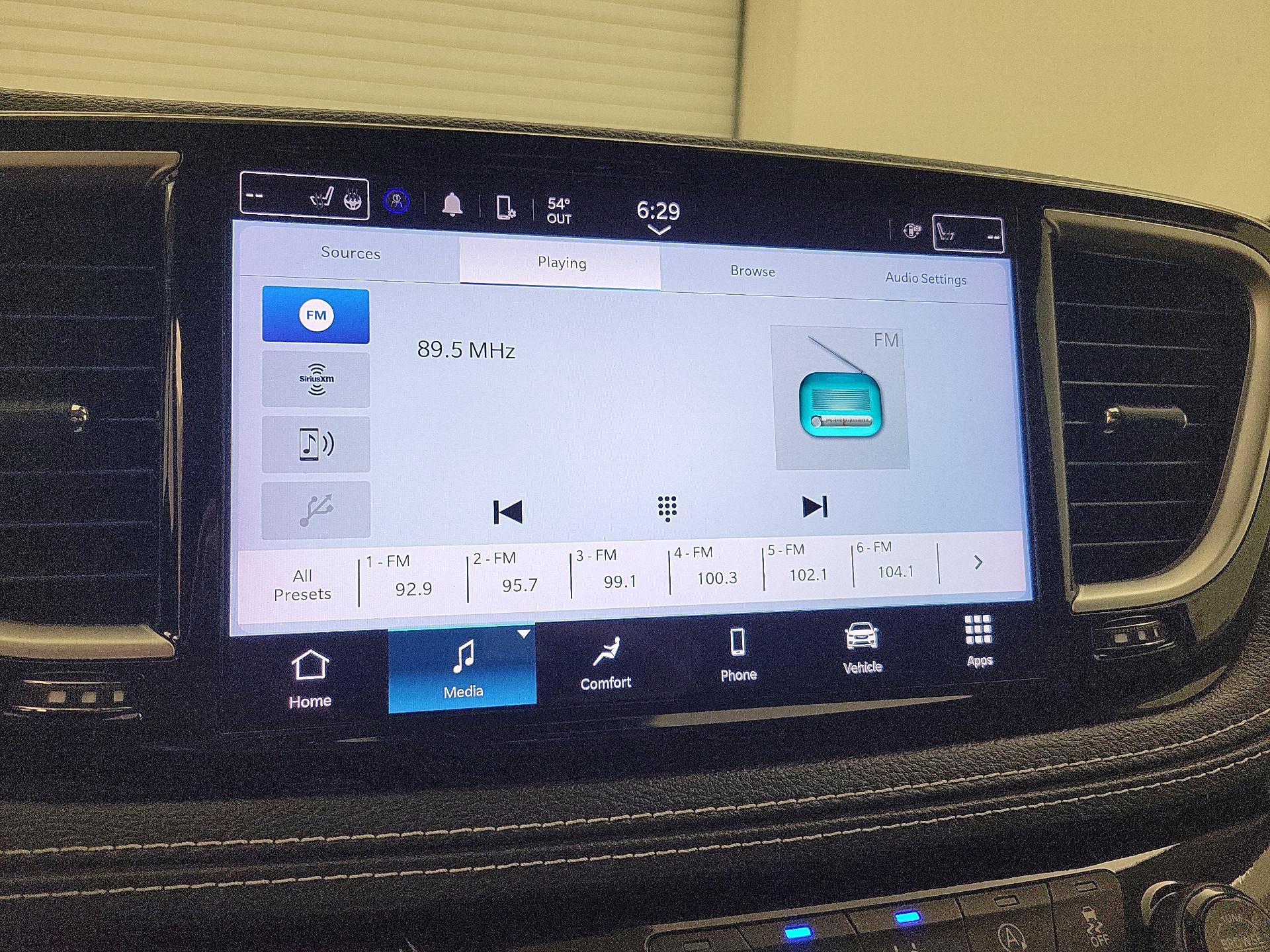 Thumbnail: 2023 Chrysler Pacifica - 15