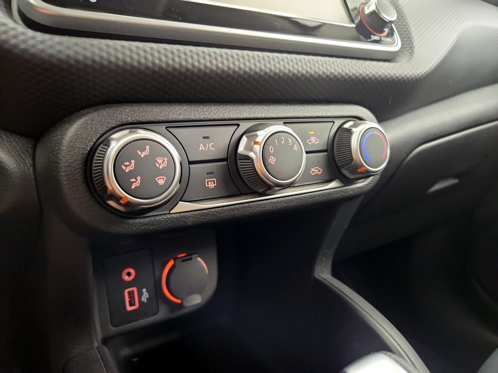 Thumbnail: 2023 Nissan Kicks - 16