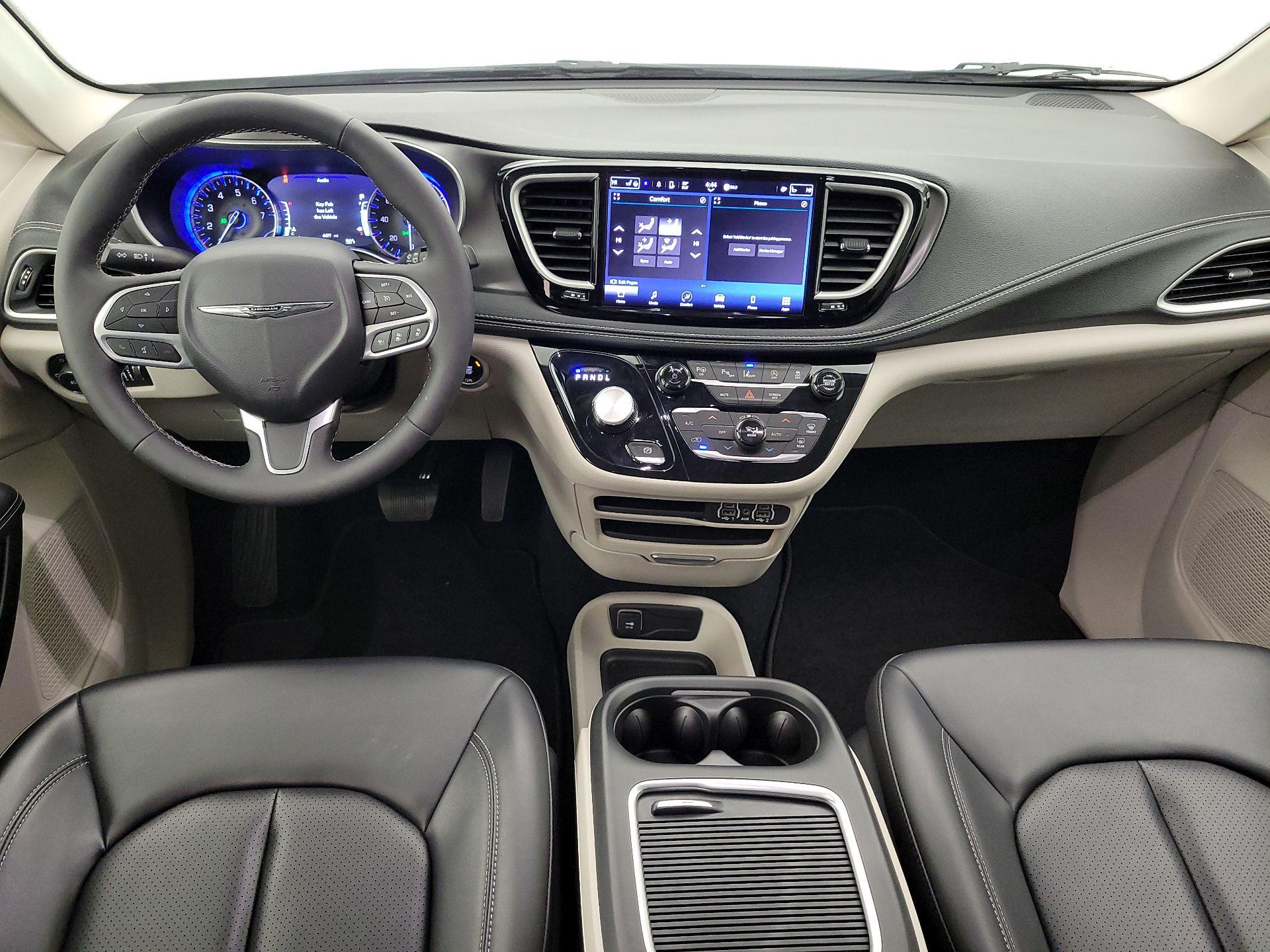 Thumbnail: 2023 Chrysler Pacifica - 9