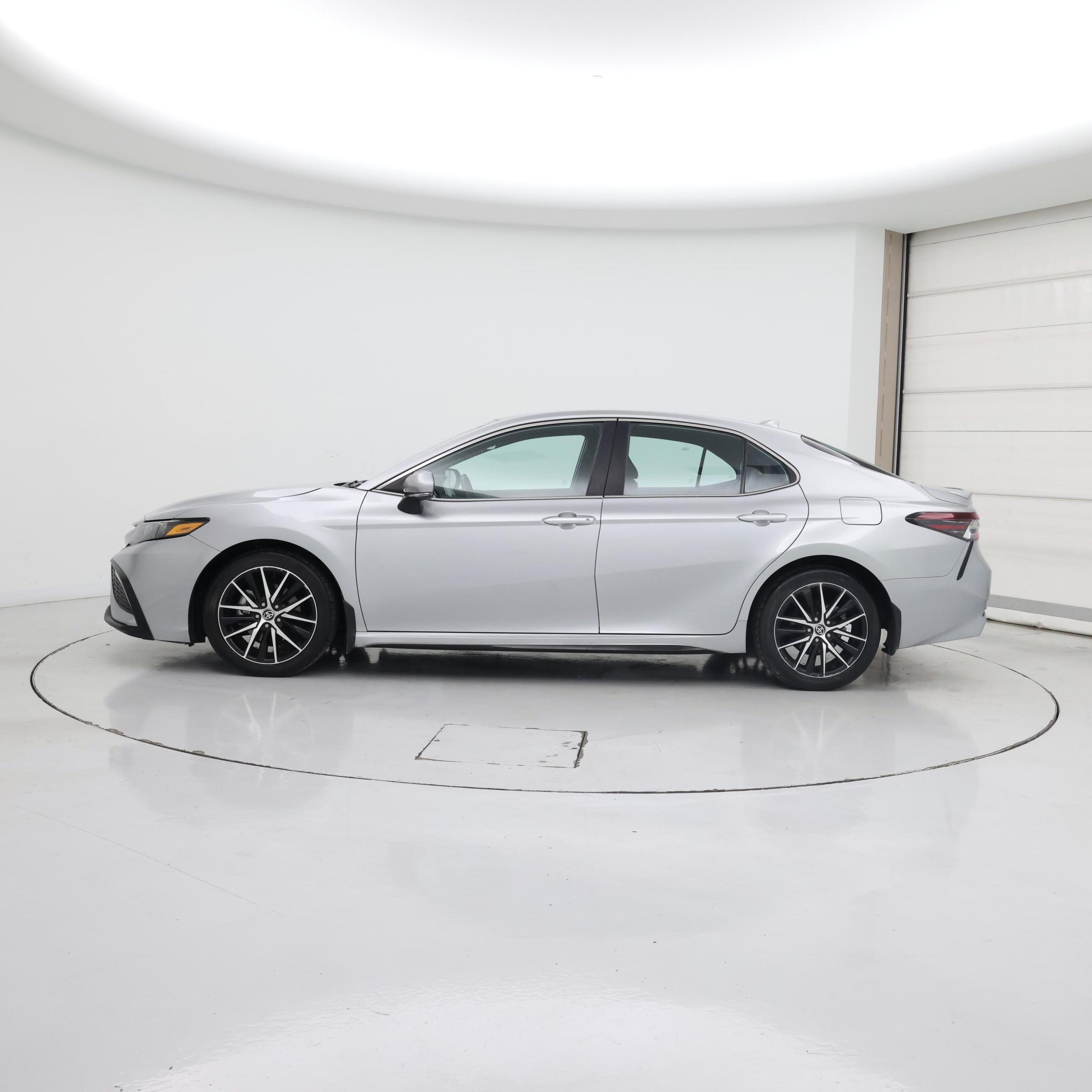 Thumbnail: 2023 Toyota Camry - 3