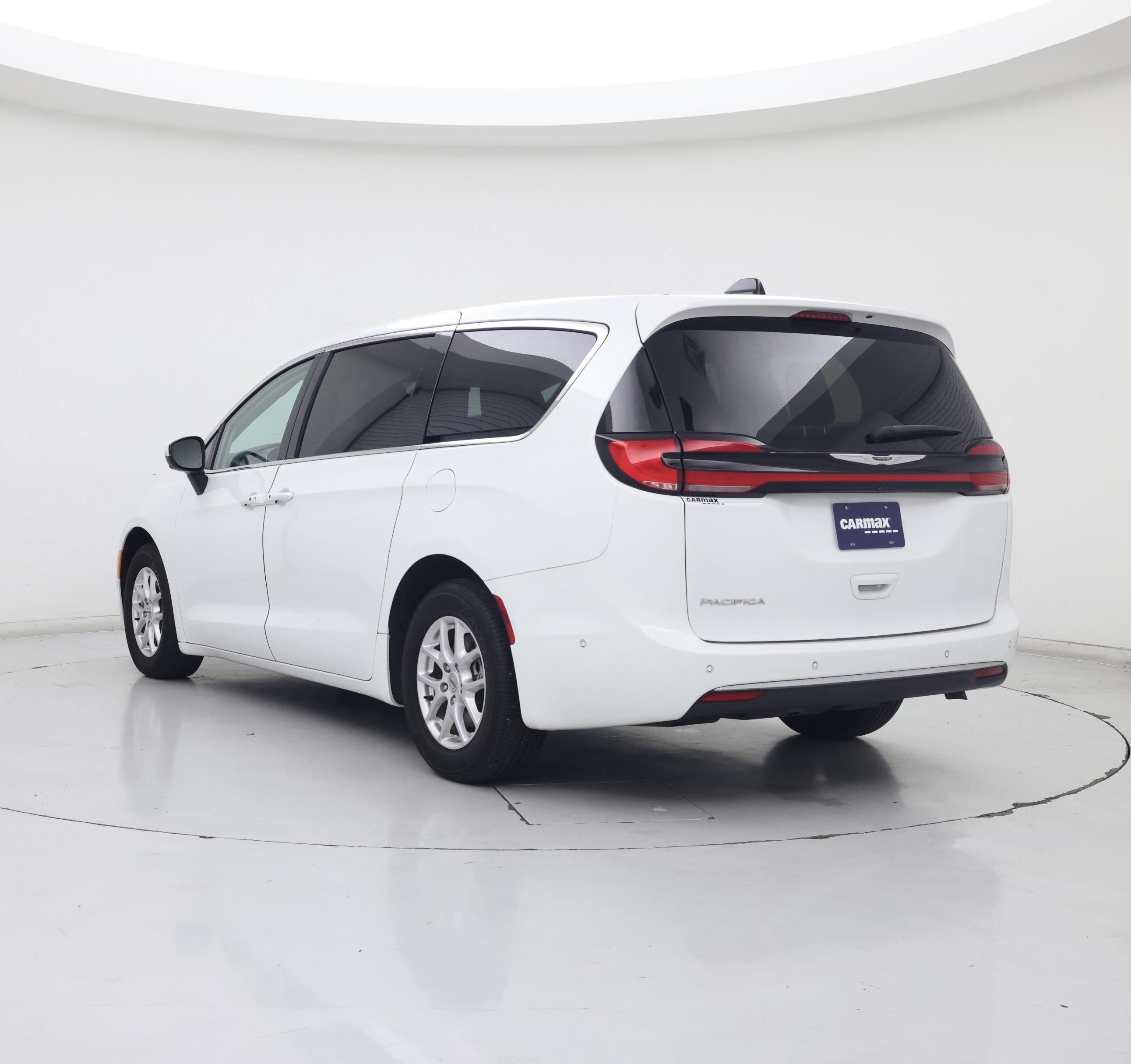 Thumbnail: 2023 Chrysler Pacifica - 2